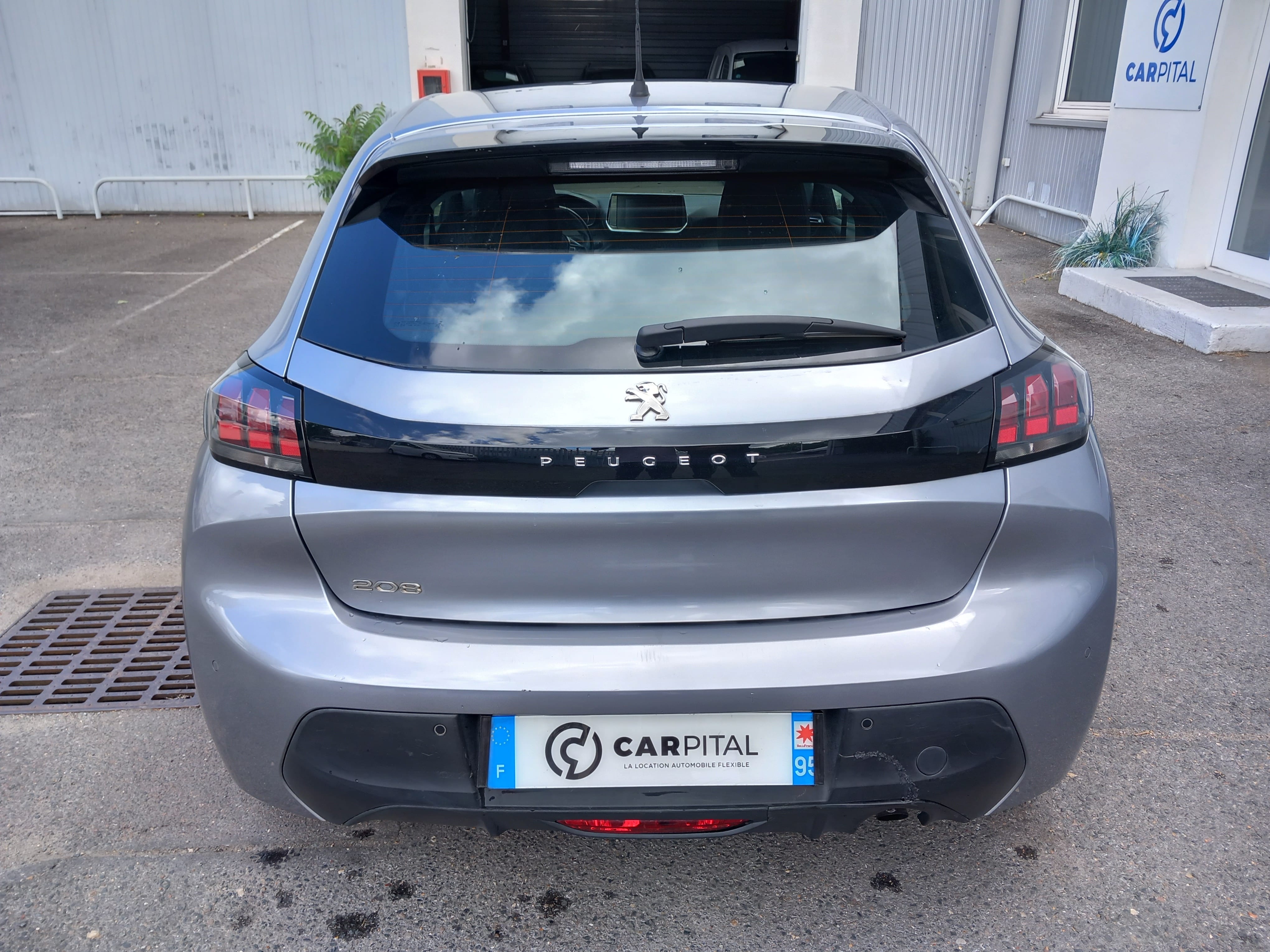 Peugeot 208 avec Apple CarPlay