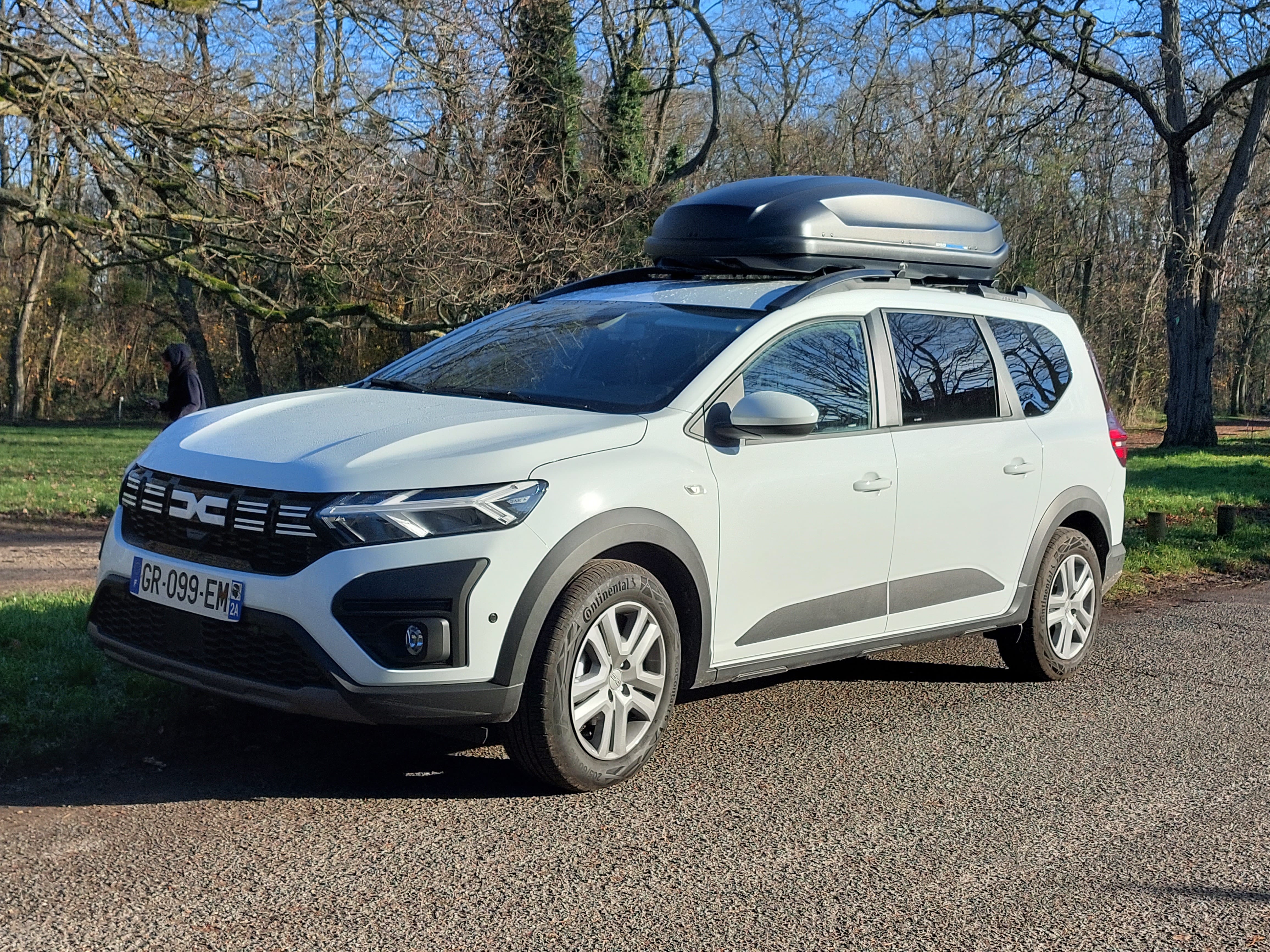 Dacia Jogger Hybride 7 places, 2023, Essence 98 / Électrique (hybride), automatique, 7 places