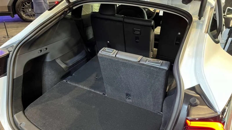 Tesla Model Y Long Range 7 places dual motor avec GPS