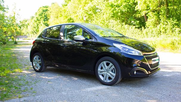 Peugeot 208 SIGNATURE - Proche Gare avec Climatisation