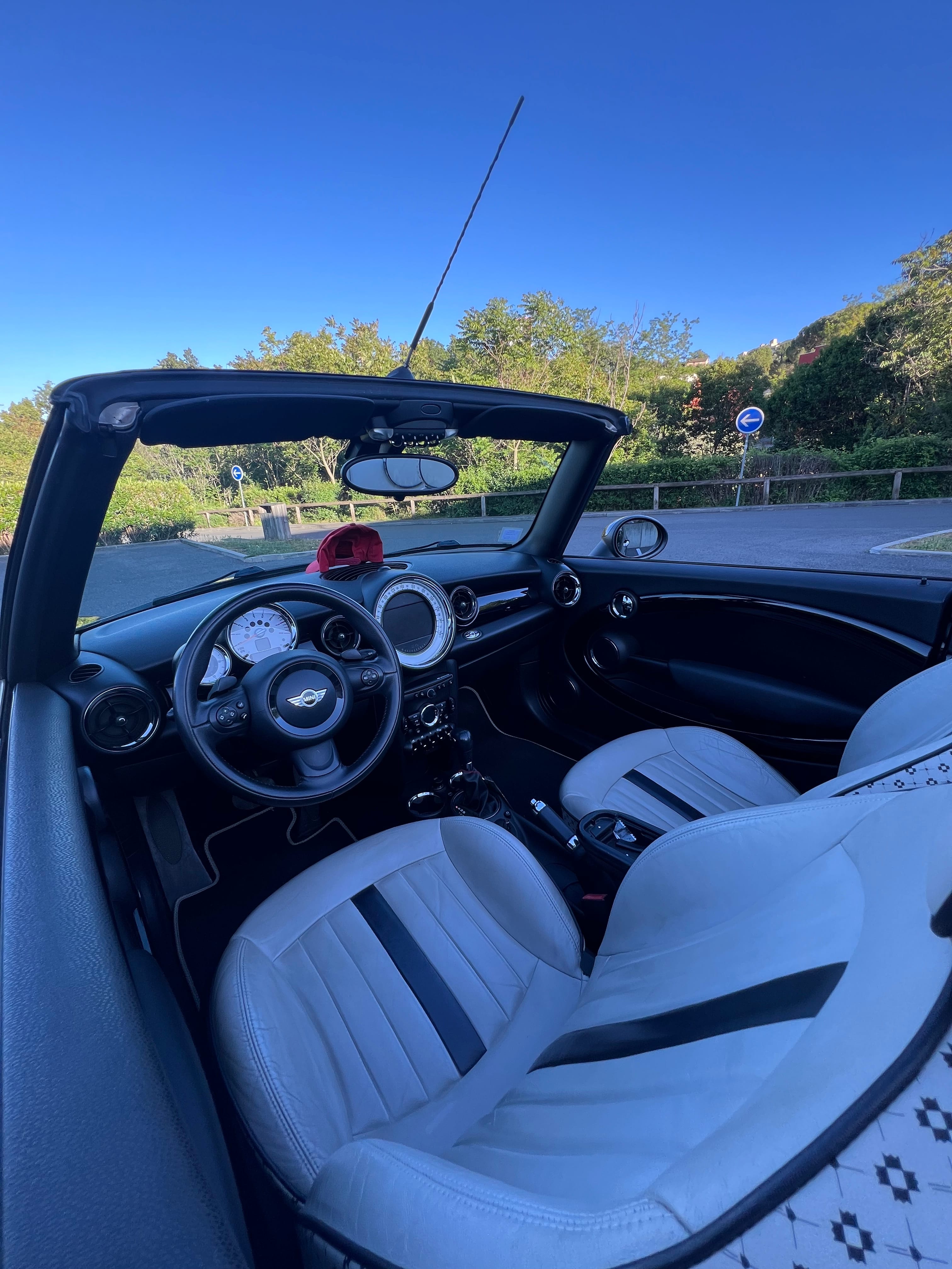 Mini Cabriolet avec Siège bébé