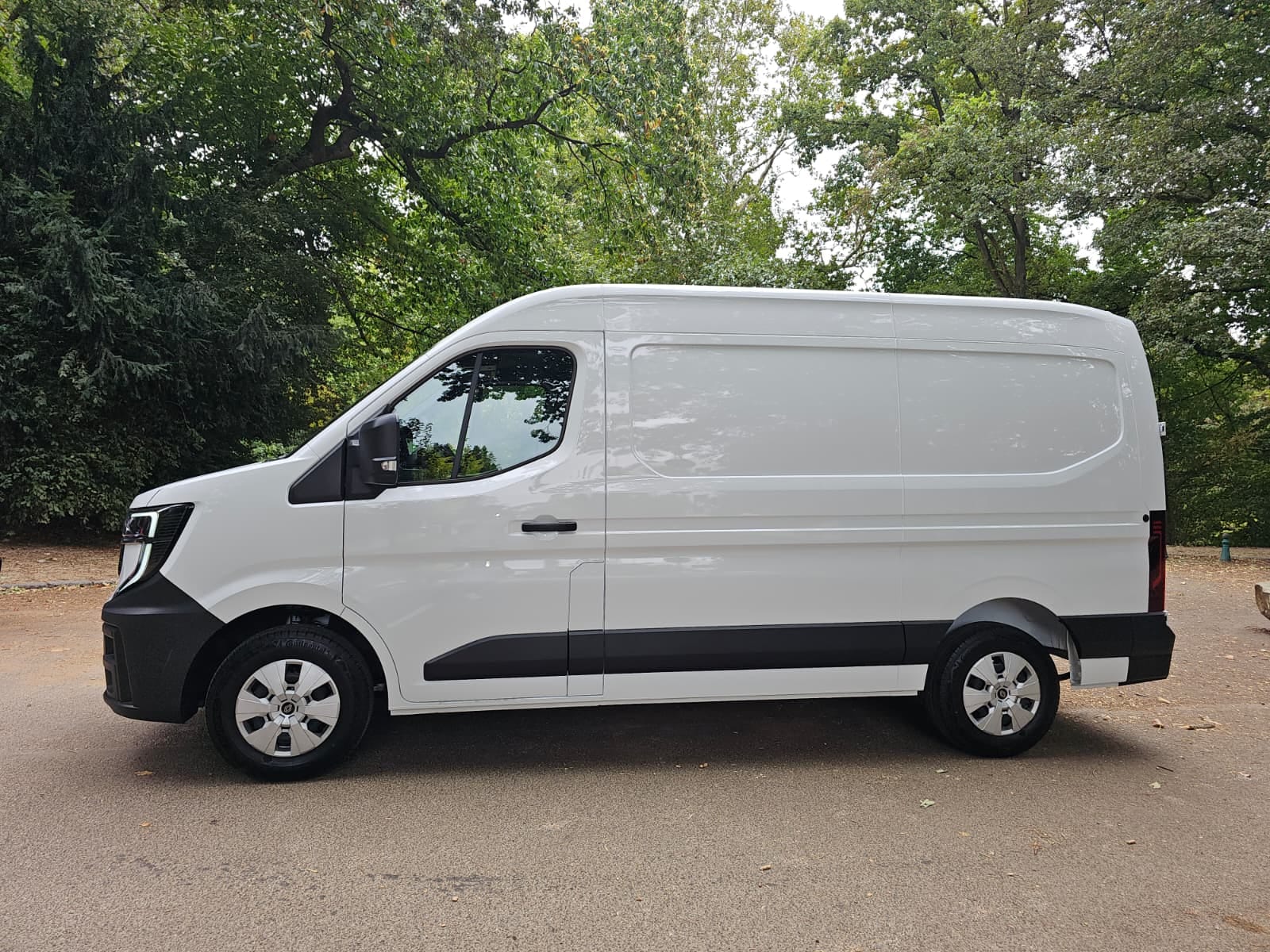 Renault Master with Air conditioning