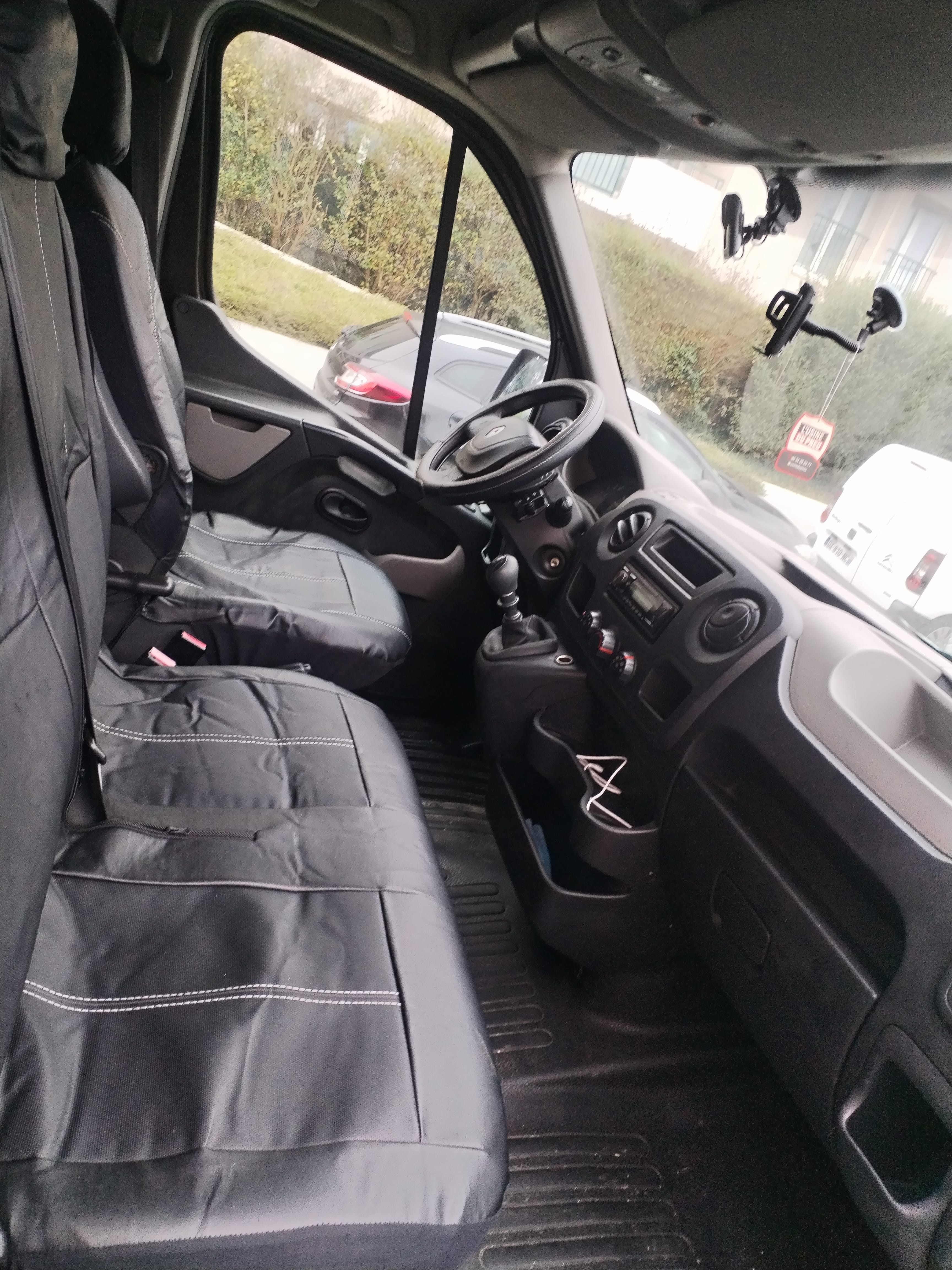 Renault Master 2.3 dci avec Attelage