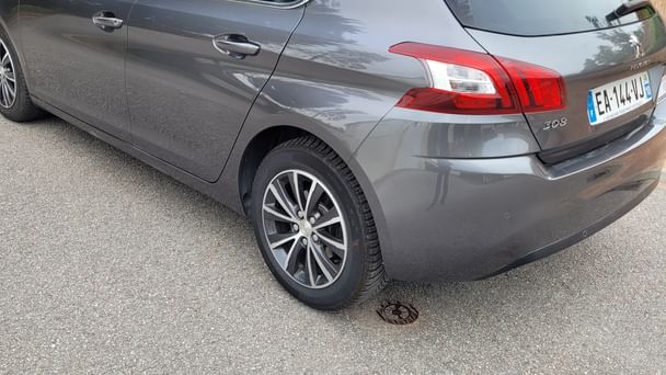 Peugeot 308 1.2l 110cv vignette crit'air 1 avec attelage avec Régulateur de vitesse