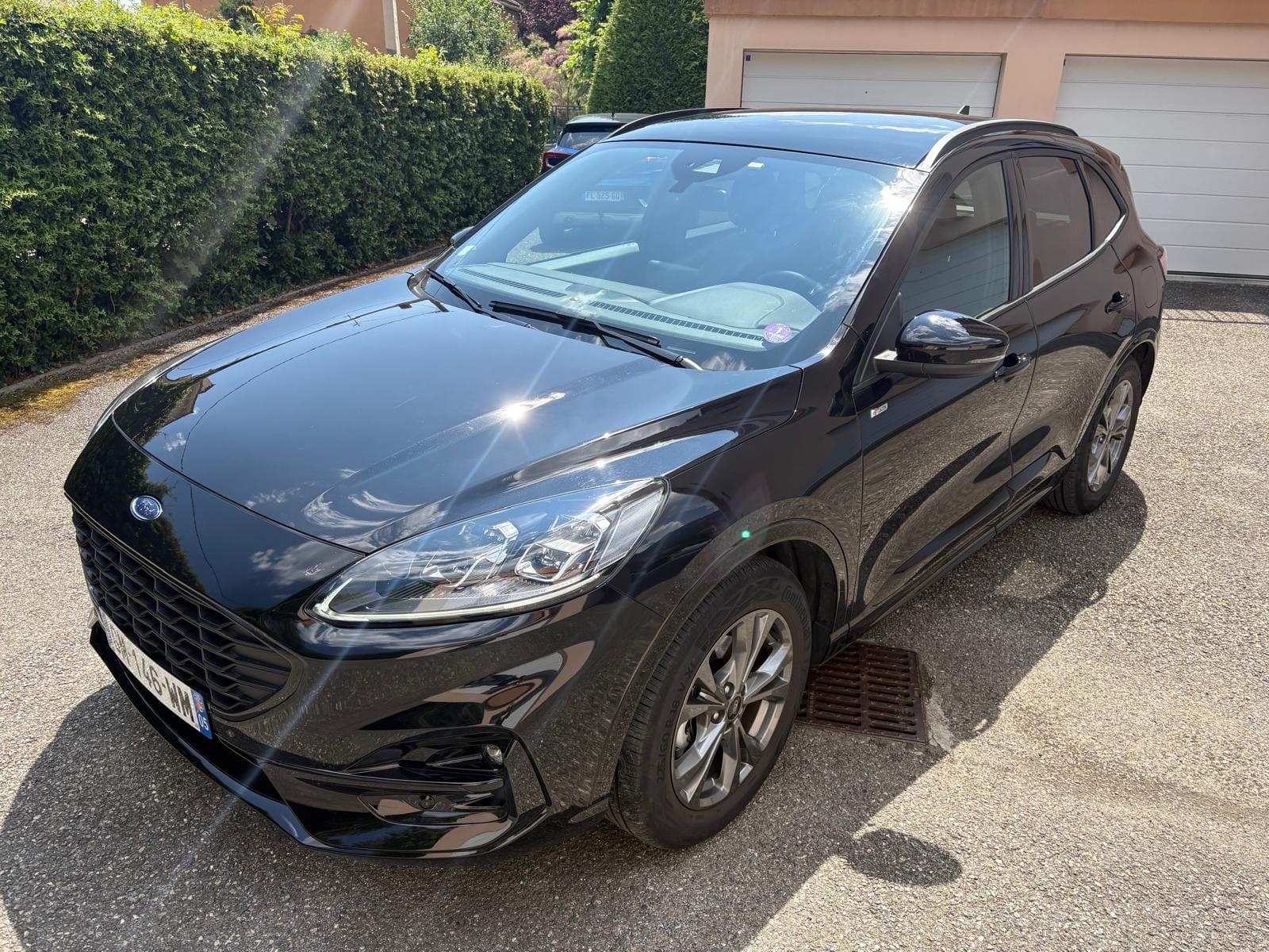 Ford Kuga, 2023, Essence 95 / Électrique (hybride), automatique