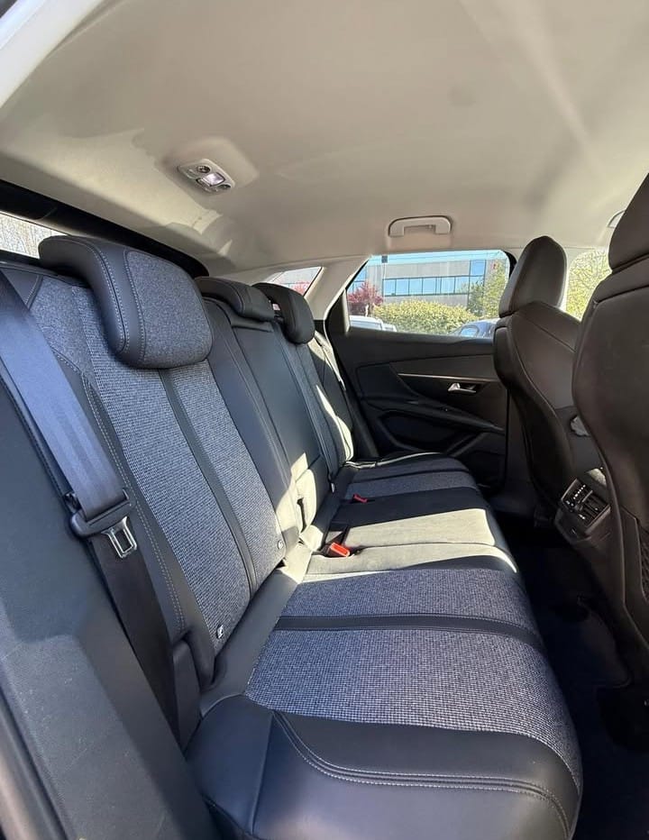 Peugeot 3008 avec Siège bébé