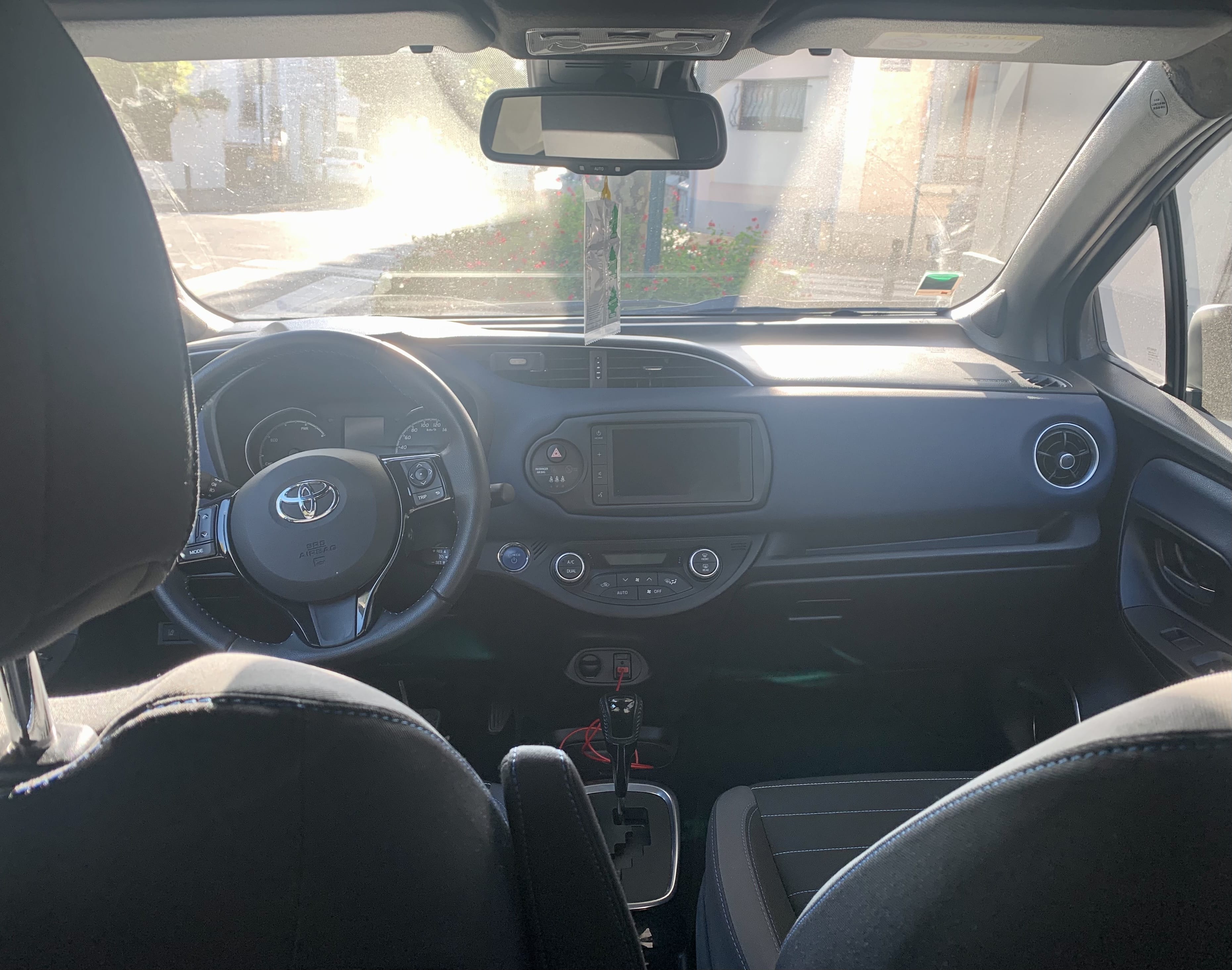 Toyota Yaris Hybride avec Dashcam