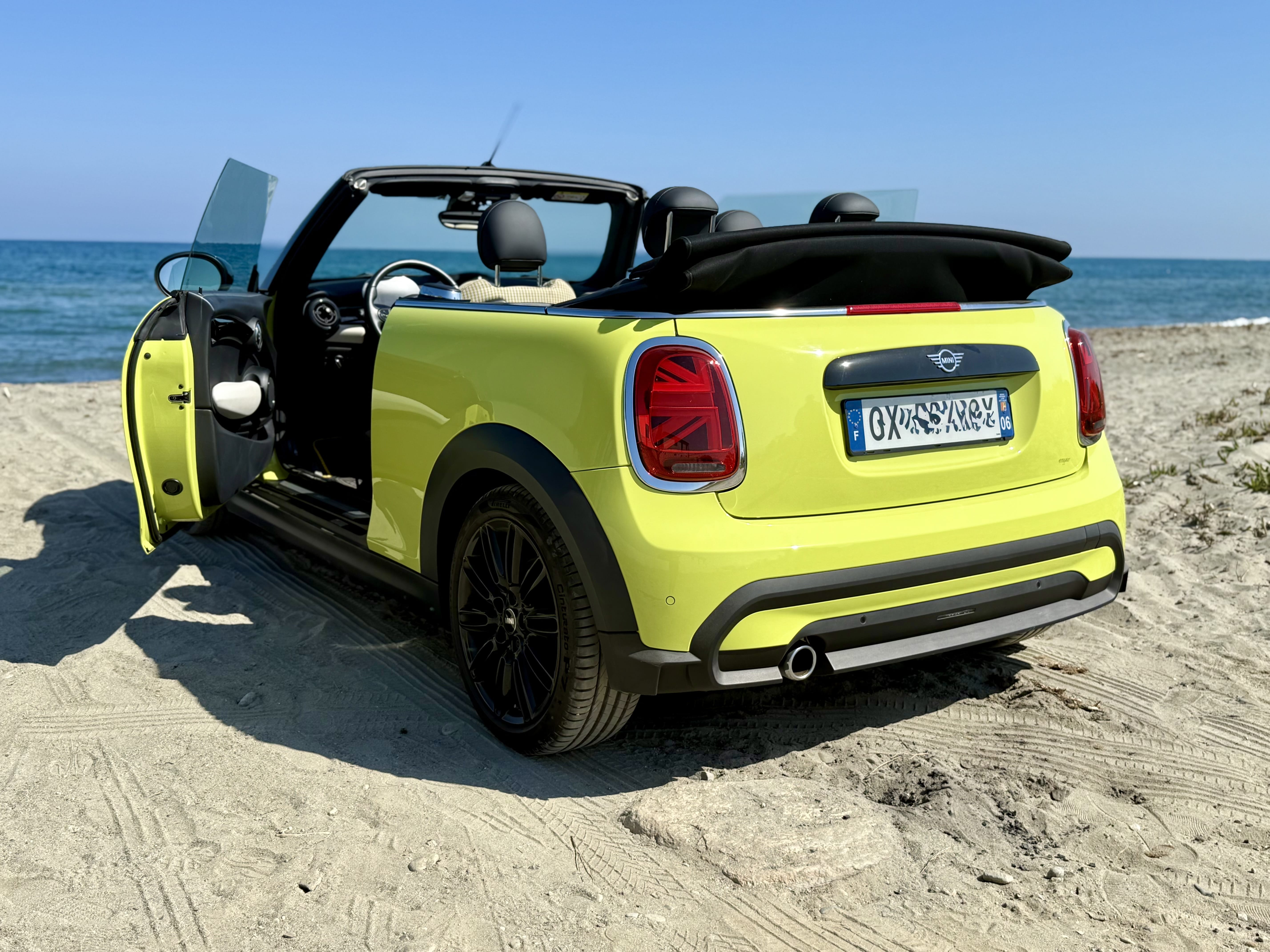 Mini Cooper Convertible F57 avec GPS
