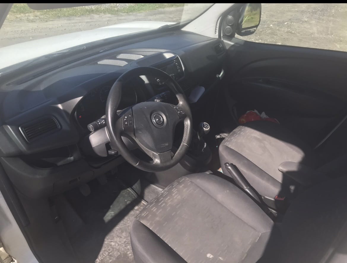 Opel Combo med Vinterdekk