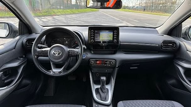 Toyota Yaris Hybride med Lydinngang