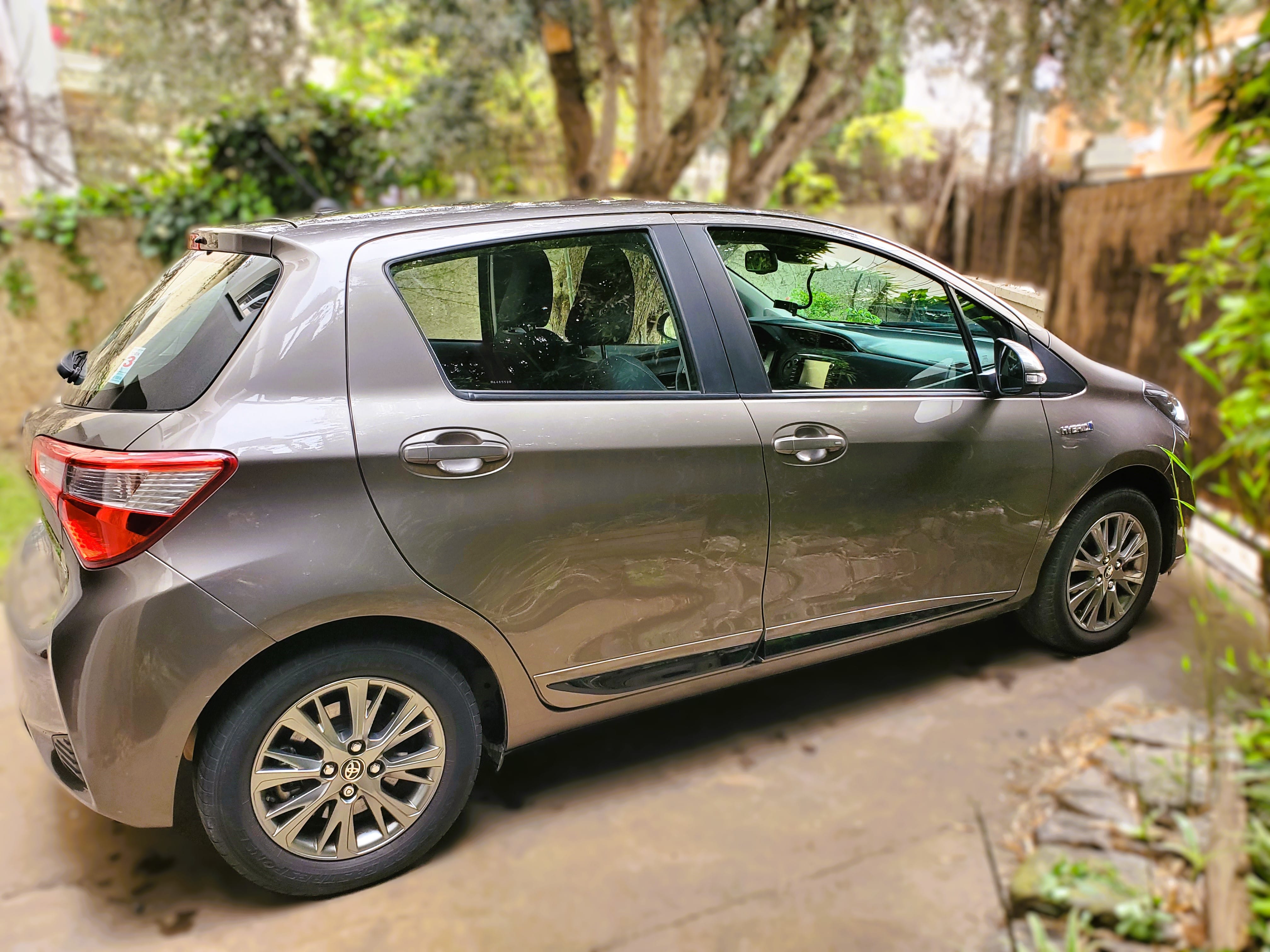 Toyota Yaris Hybride Boîte automatique avec Climatisation