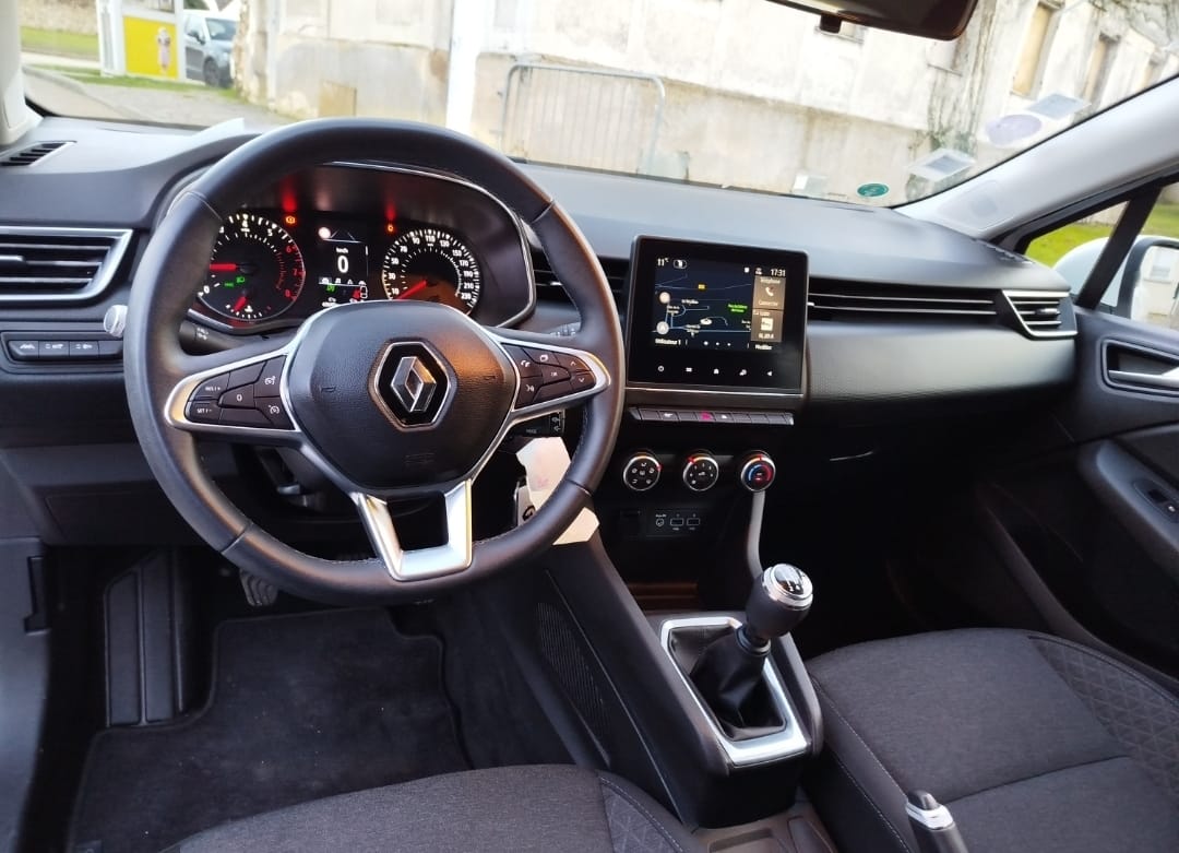 Renault Clio + Options Coffre de toit + siège enfant avec Siège bébé