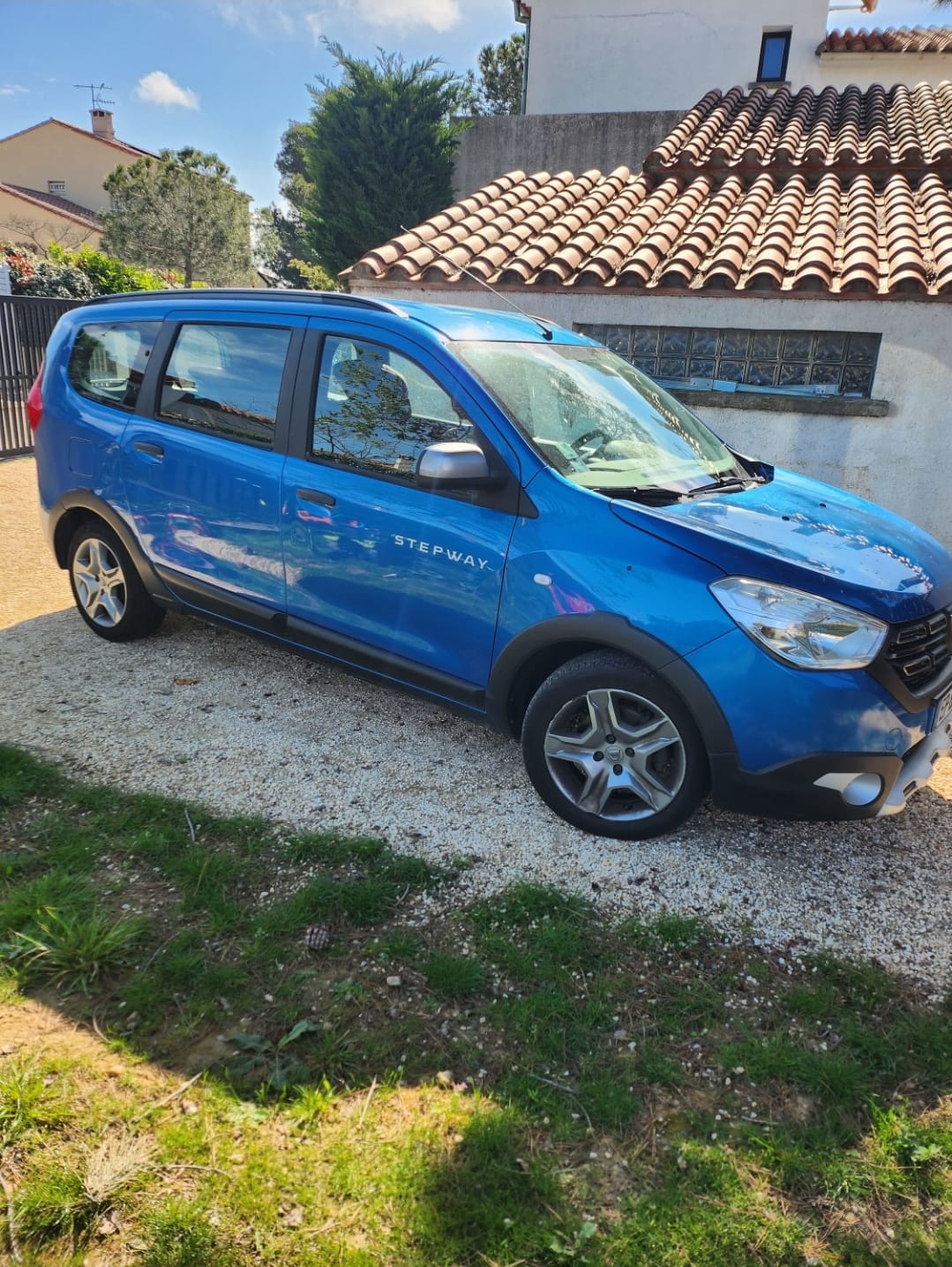Dacia Lodgy, 2017, Essence 95, 7 places