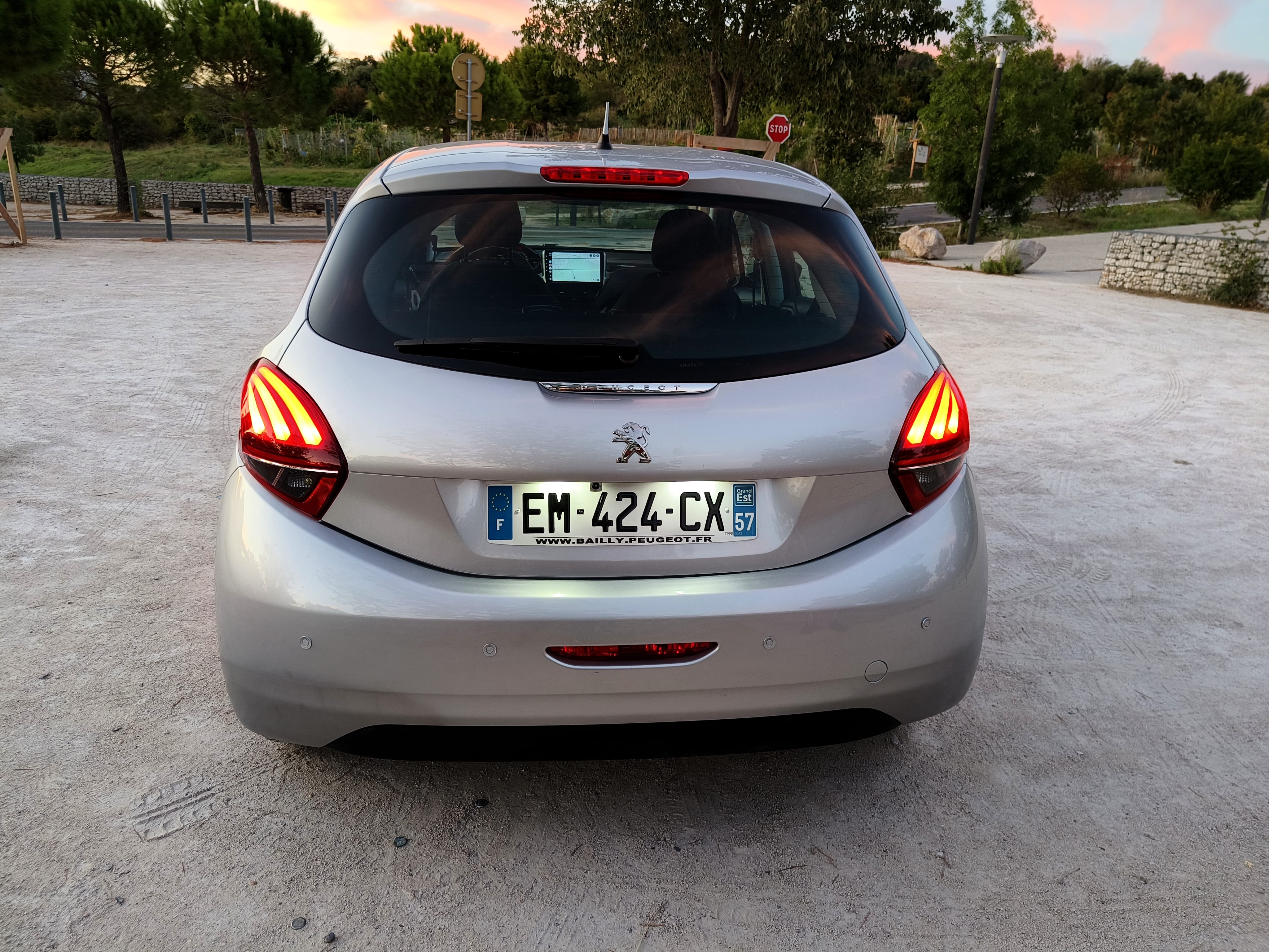 Peugeot 208 avec GPS