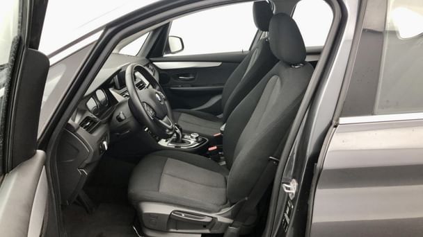 BMW Série 2 Active Tourer Louez la BMW Série 2 Active Tourer Pack M – Élégance, Espace & Sportivité à Bordeaux ! avec Entrée audio / iPod