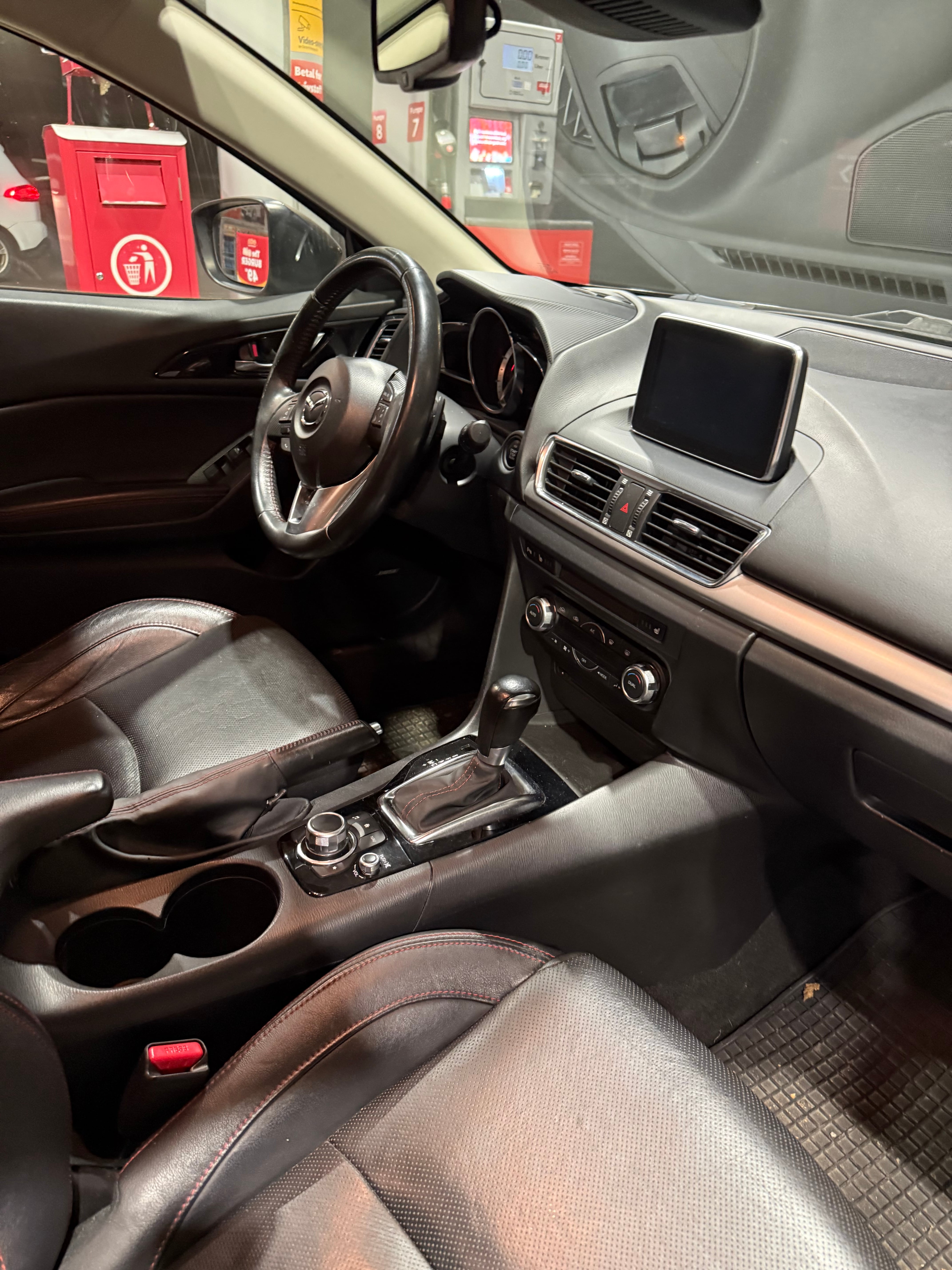 Mazda 3 2.2 med Cruisekontroll