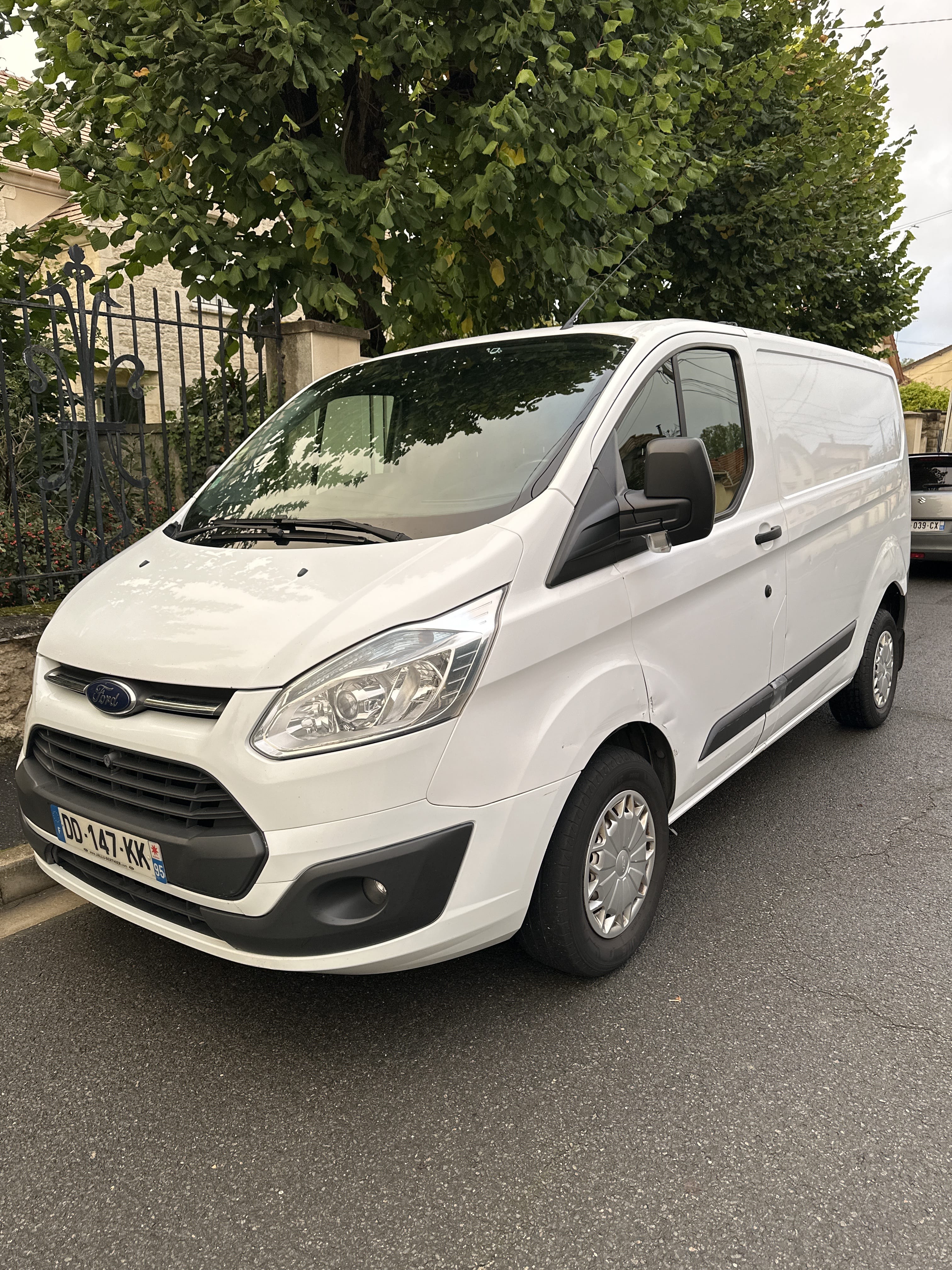 Ford Transit Custom Fourgon Utilitaire 2.2 TDCI (74 KW / 100ch) camion, 2014, Diesel