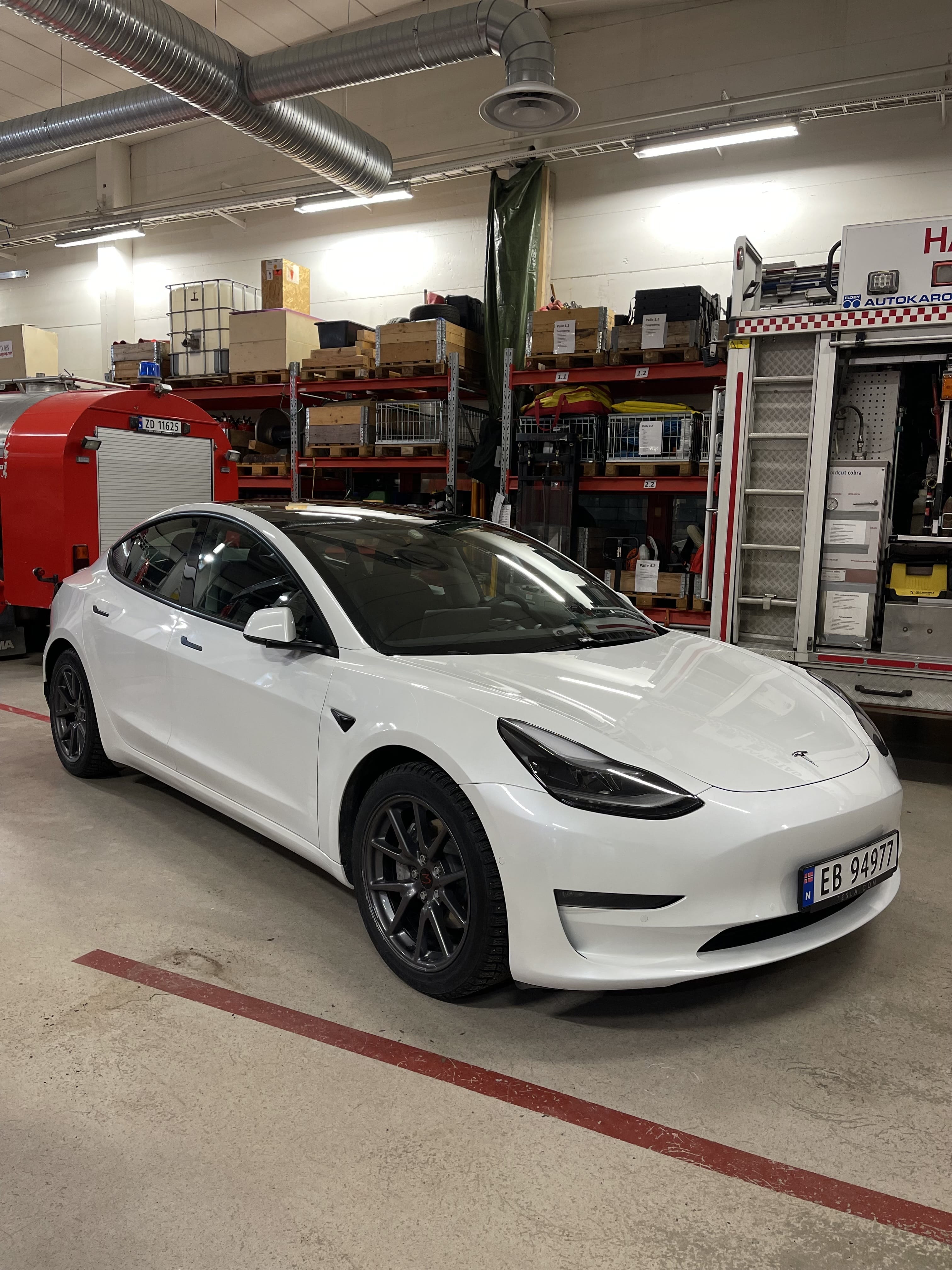 Tesla Model 3, 2021, Elektrisk, automatisk