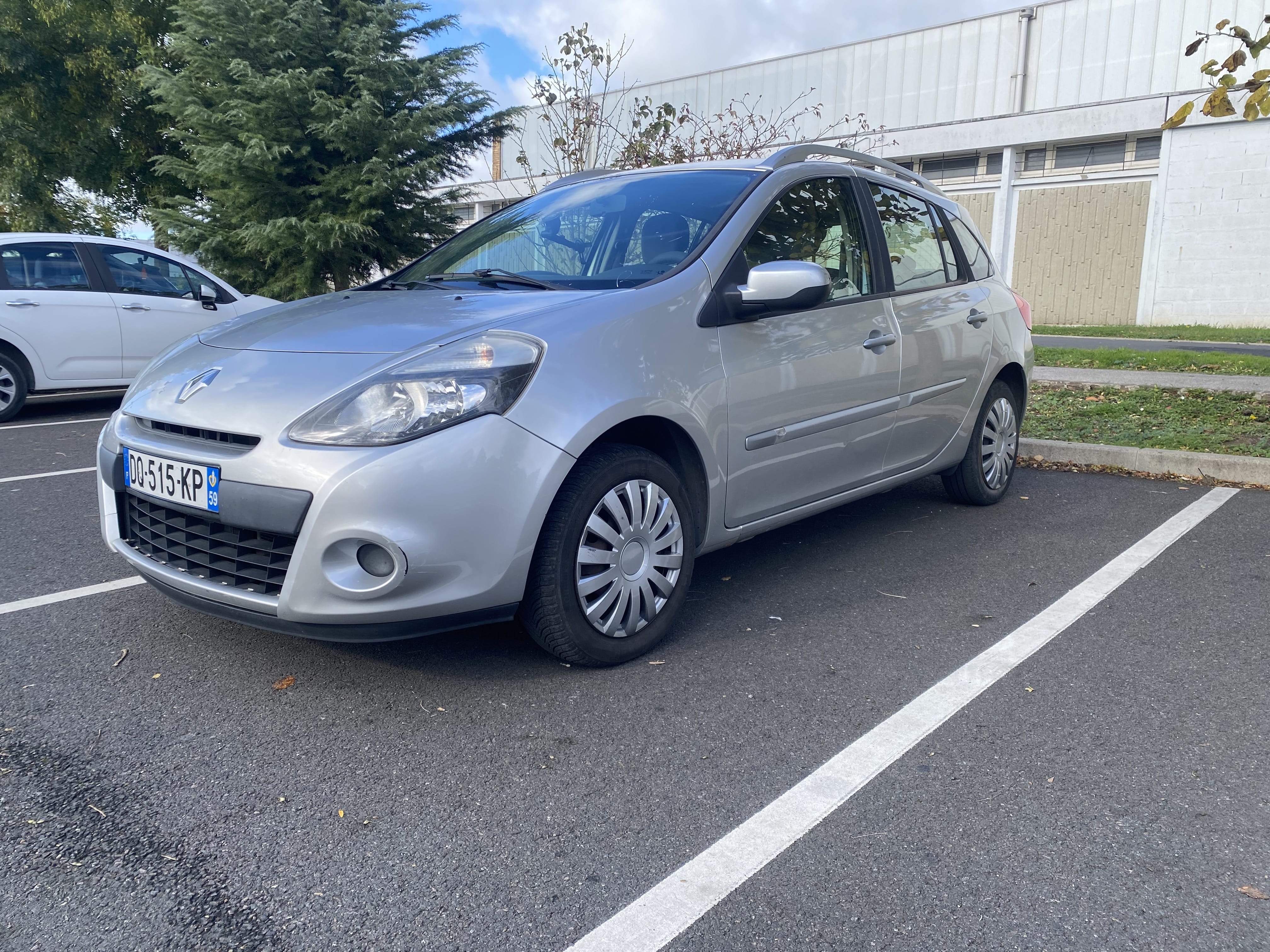 Renault Clio Estate, 2011, Essence 98