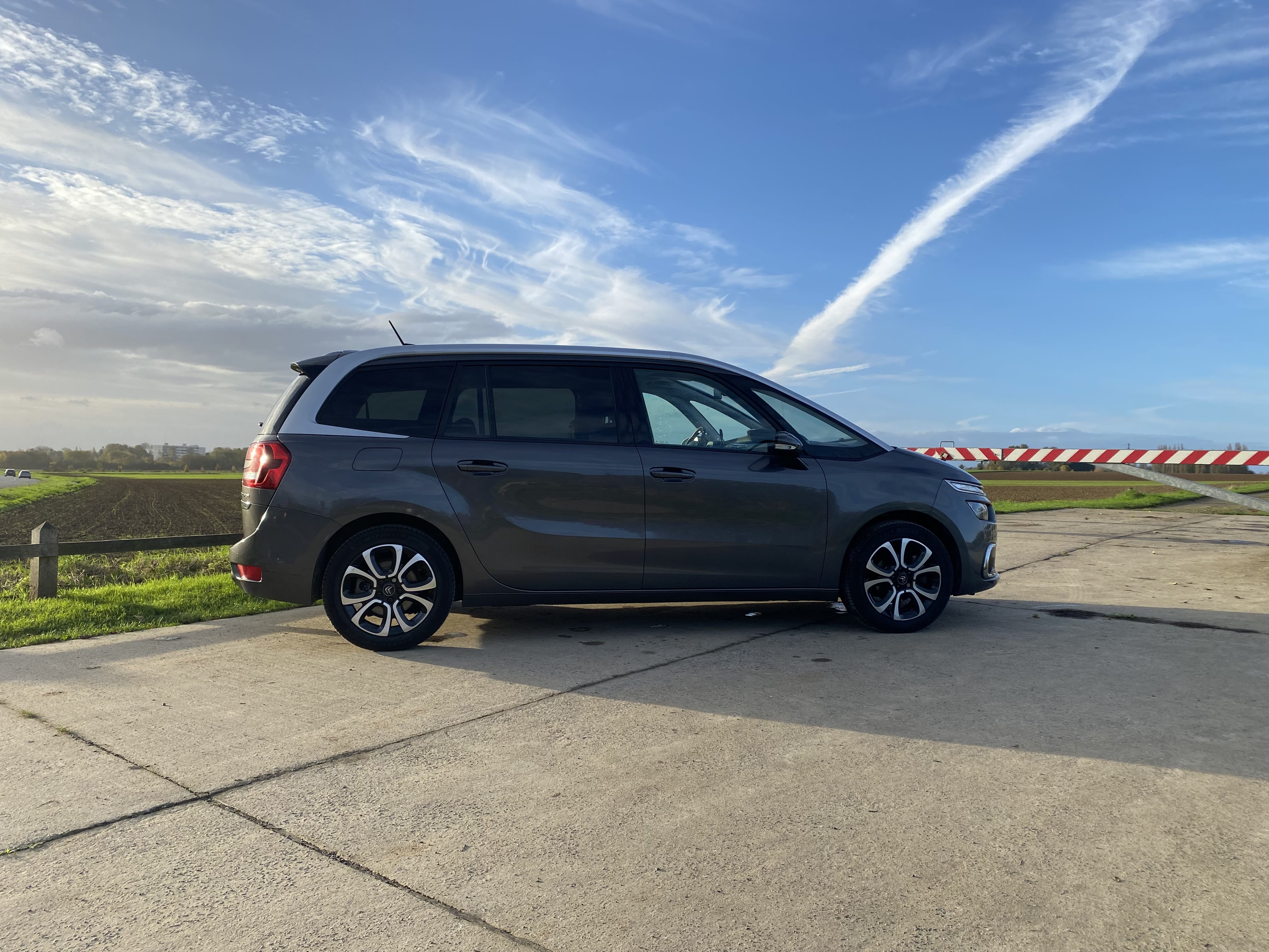 Citroen C4 Grand Spacetourer avec Climatisation