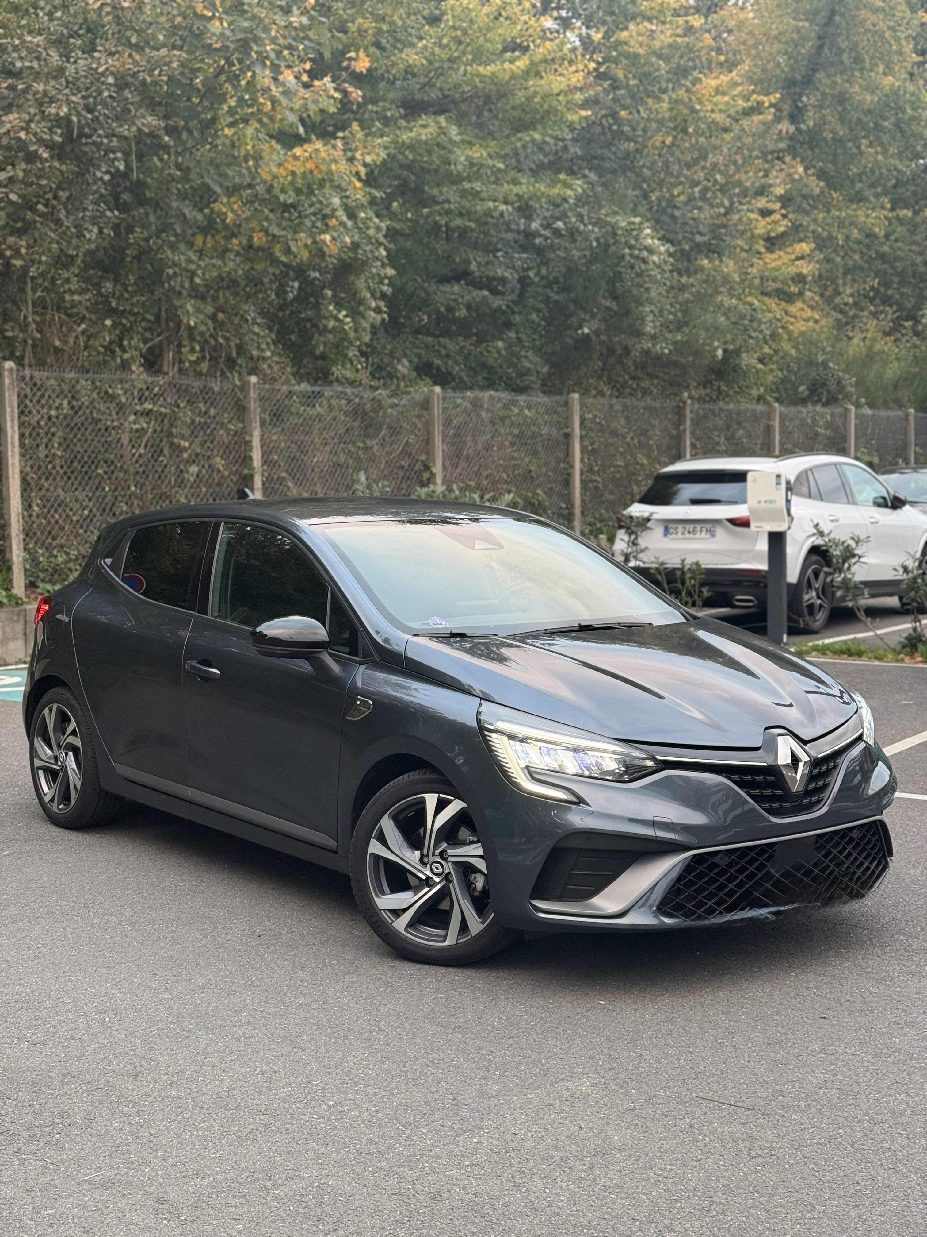 Renault Clio E-tech Hybrid, 2022, Essence 95 / Électrique (hybride), automatique