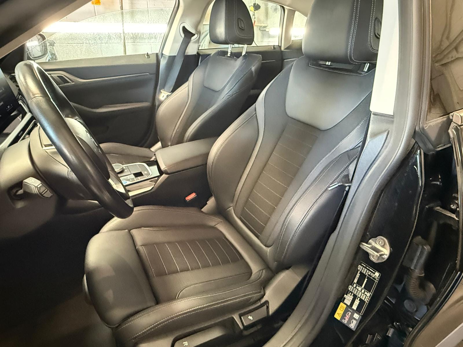 BMW i4 edrive 35 avec Régulateur de vitesse