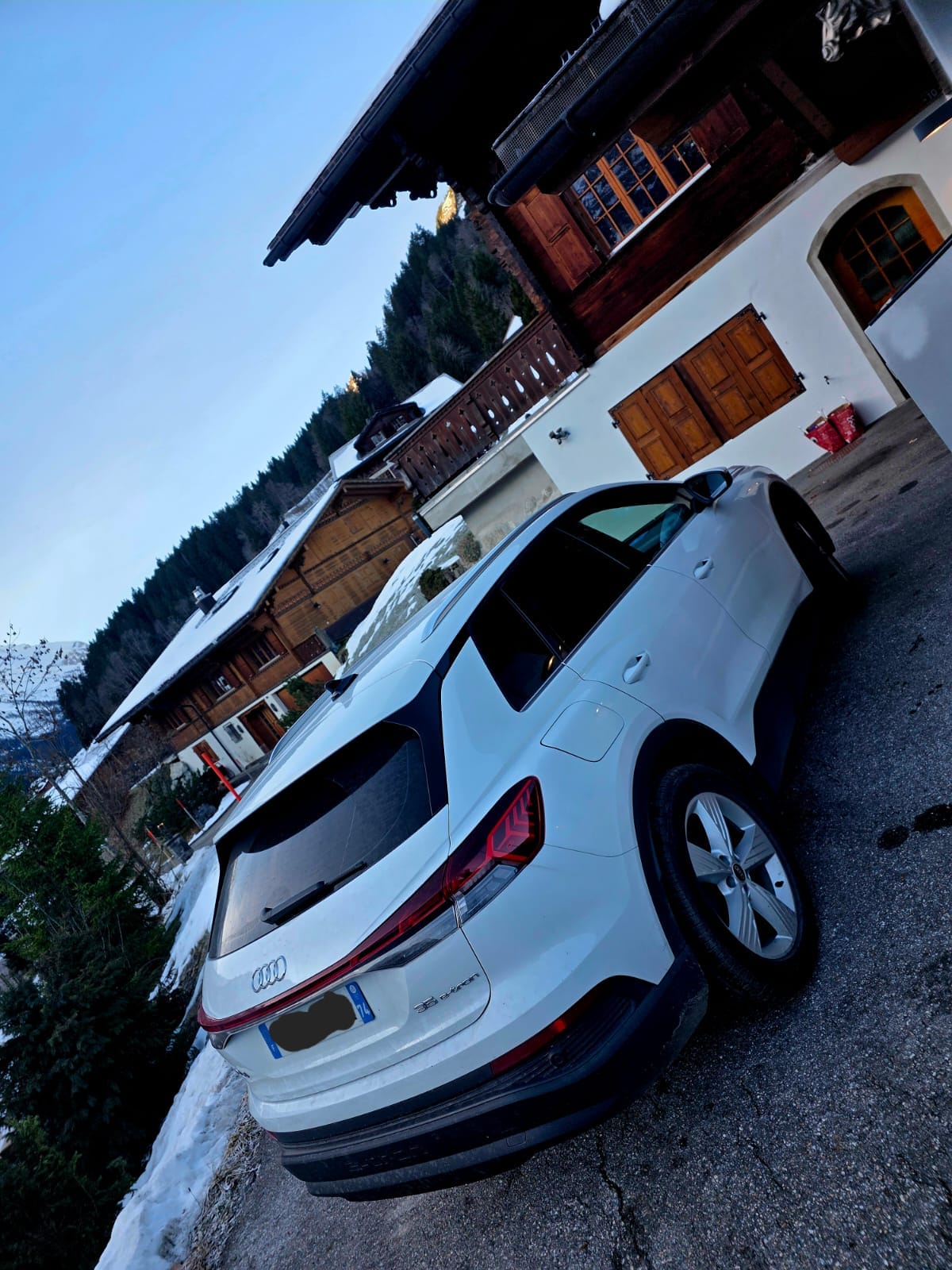 Audi Q4 35 e-tron (RWD) avec Régulateur de vitesse