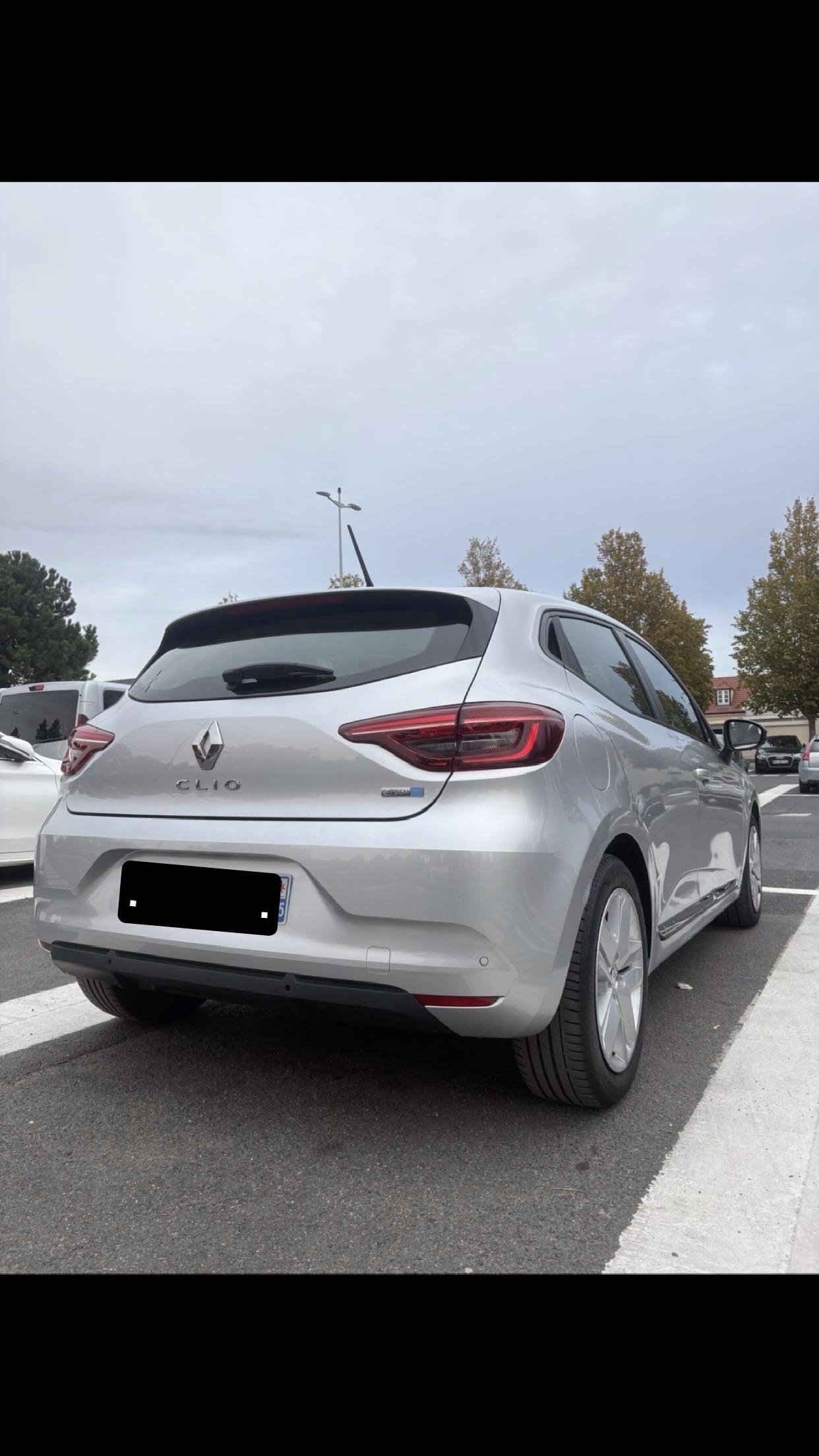 Renault Clio E-tech with USB charging ports