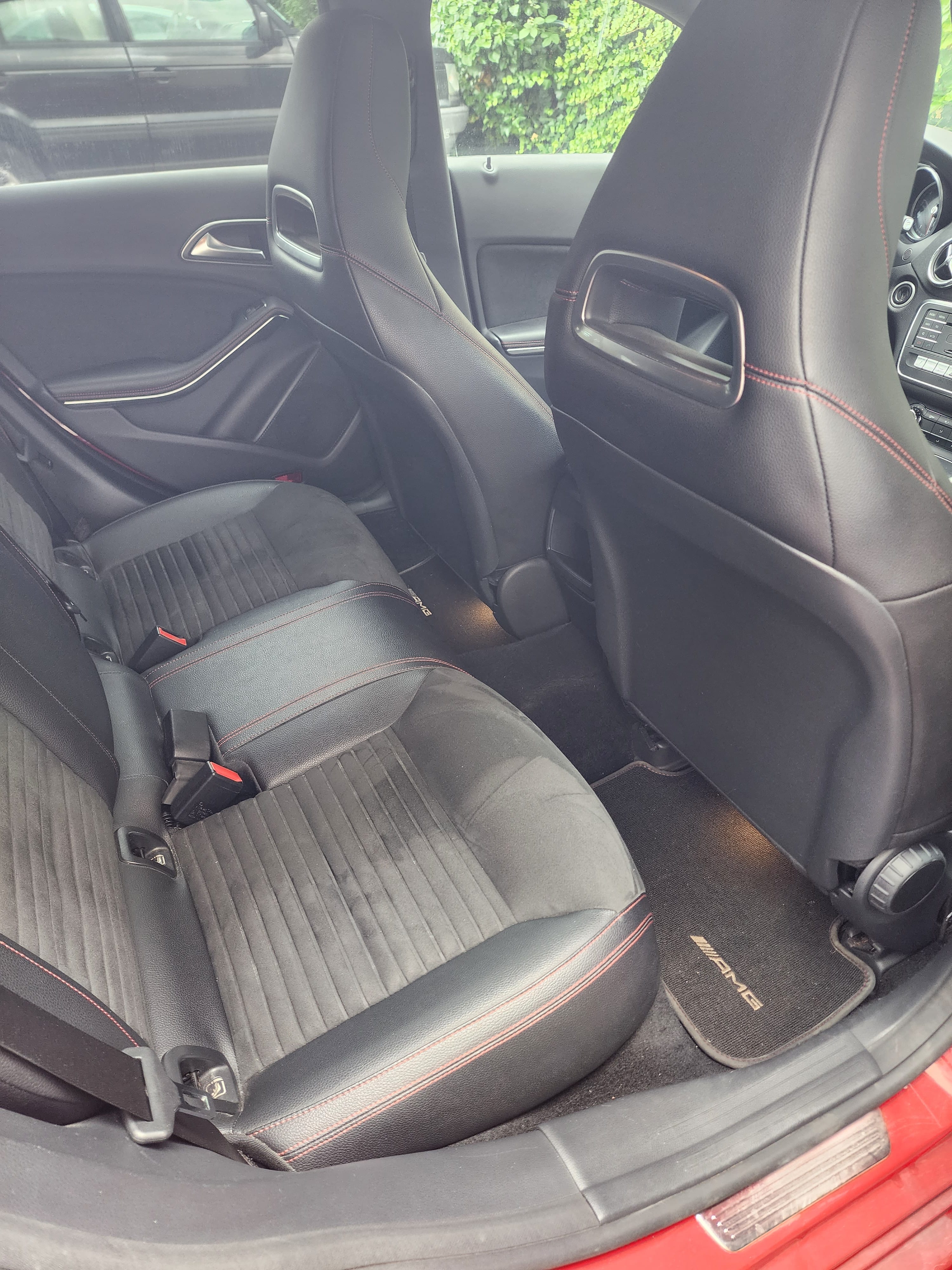 Mercedes-Benz CLA 180 avec Audio Bluetooth