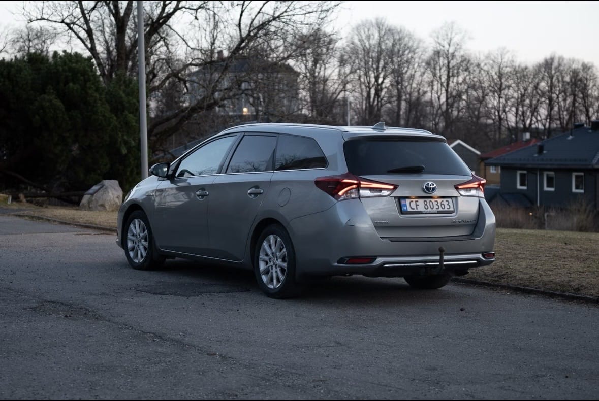 Toyota Auris Touring Sports with Backup camera