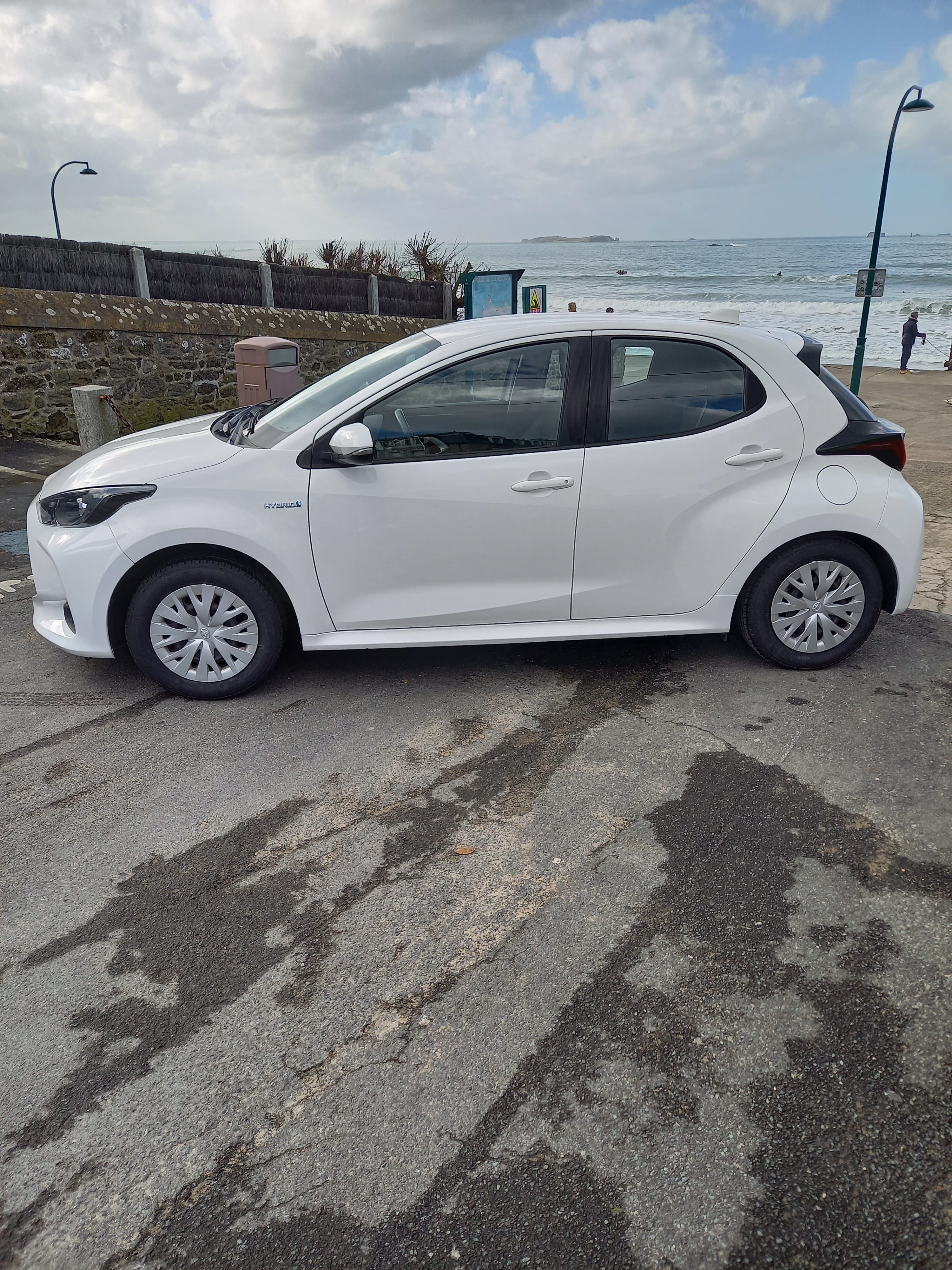 Toyota Yaris Hybride Boîte automatique avec Climatisation