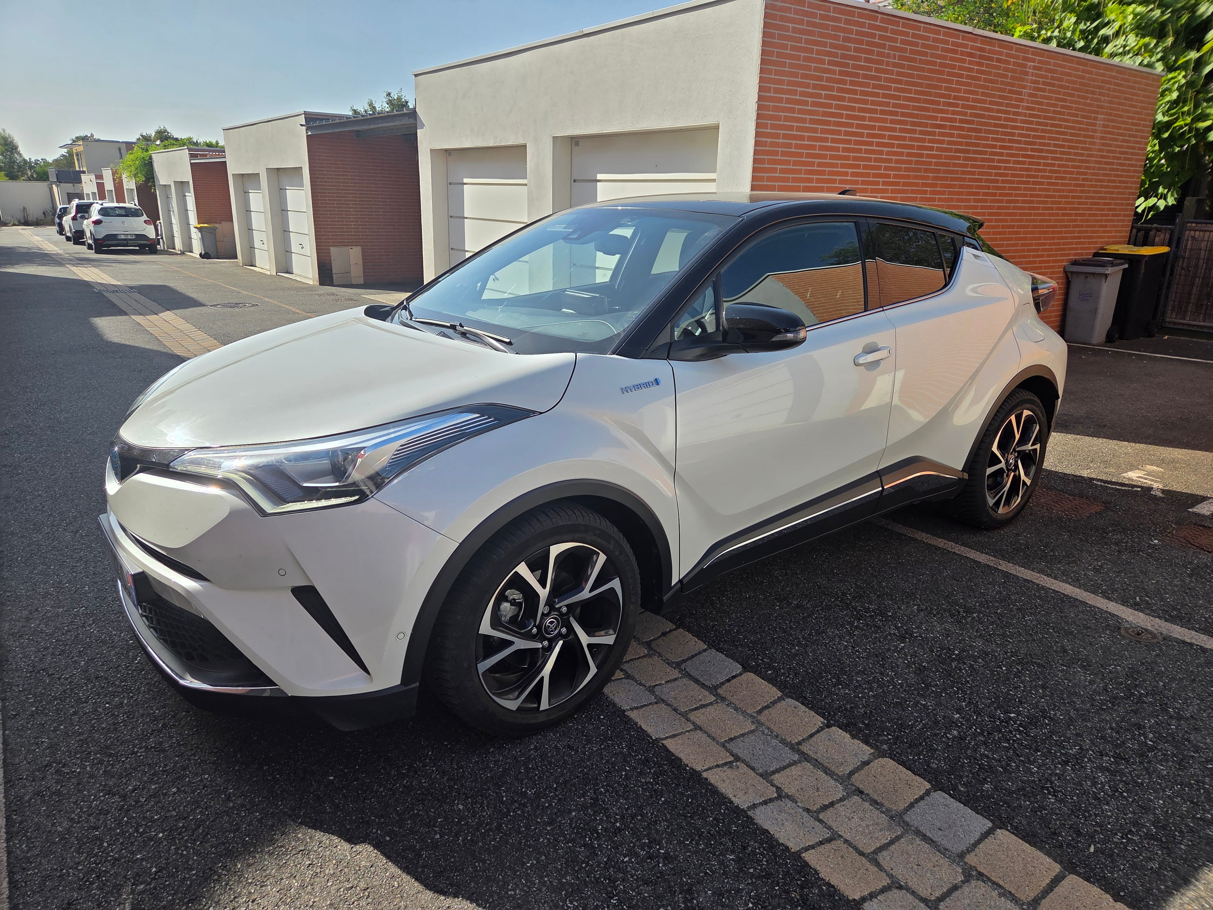 Toyota C-HR Hybrid, 2019, Essence 98 / Elektrisch (hybride), automatisch