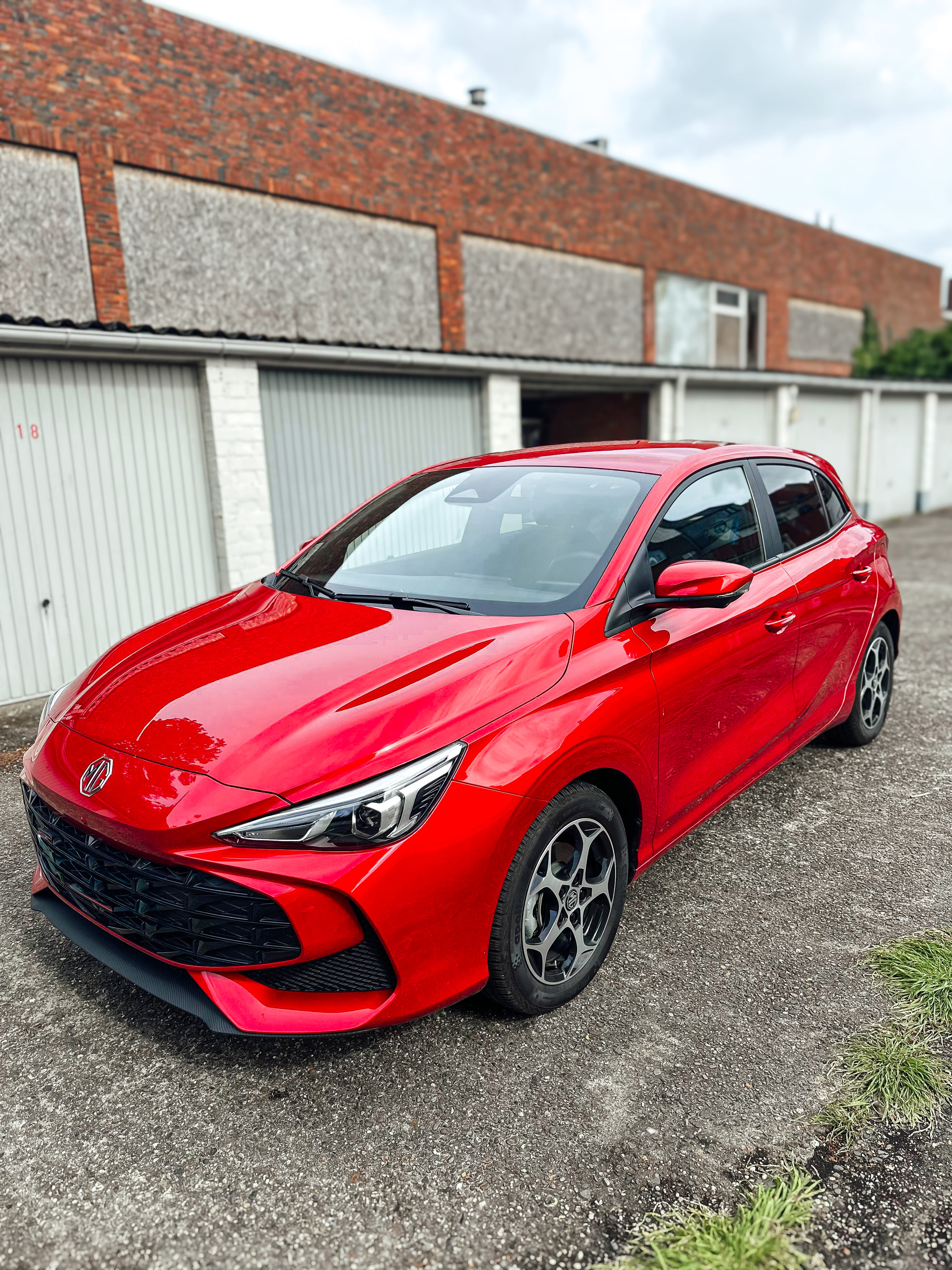 MG MG3, 2025, Euro 95 (E10) / Électrique (hybride), automatique