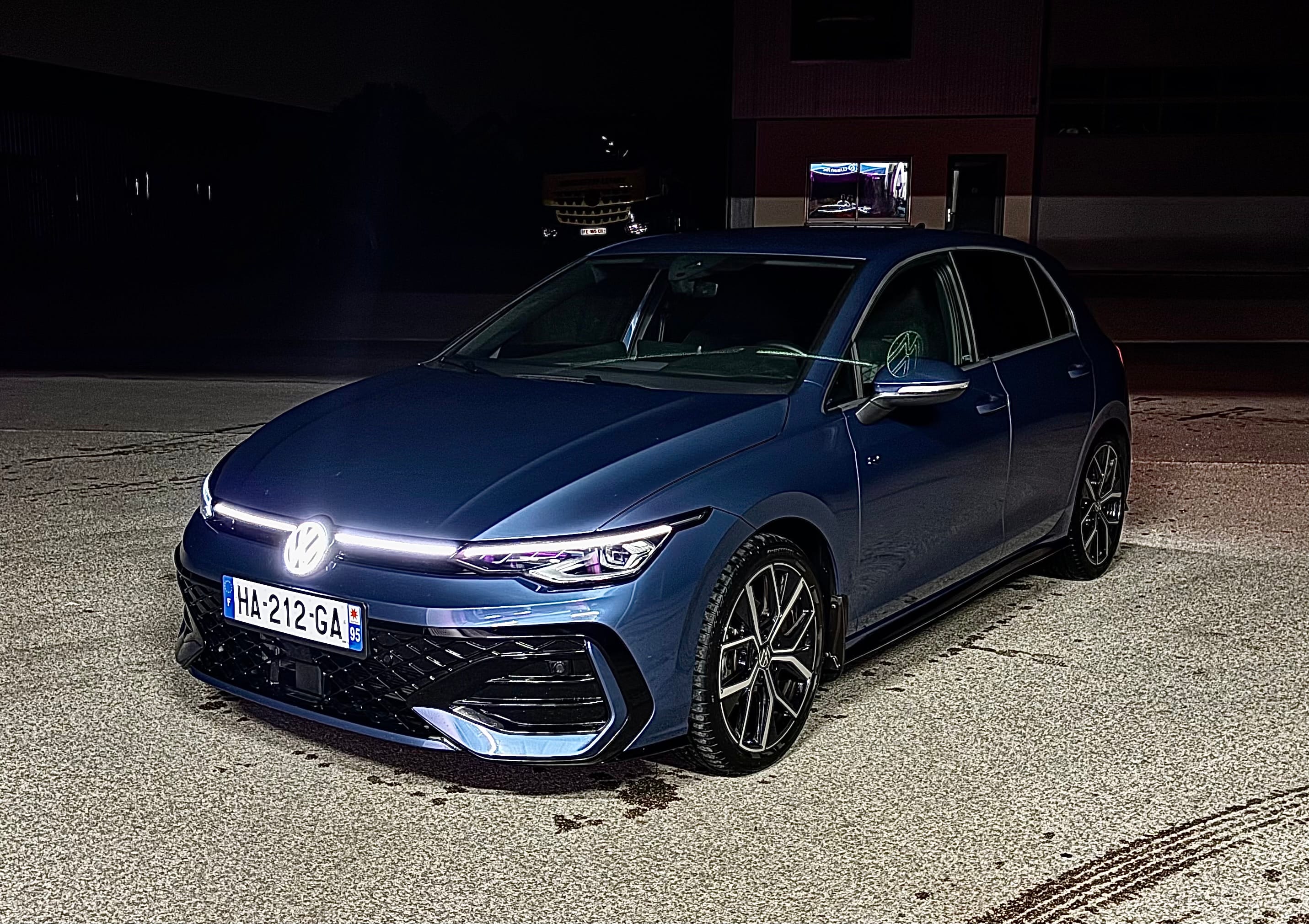 Volkswagen Golf, 2024, Essence 95, automatique