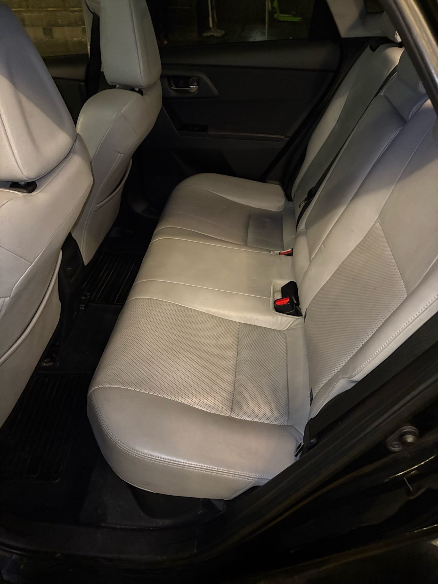Toyota Auris Hybrid med Babysete