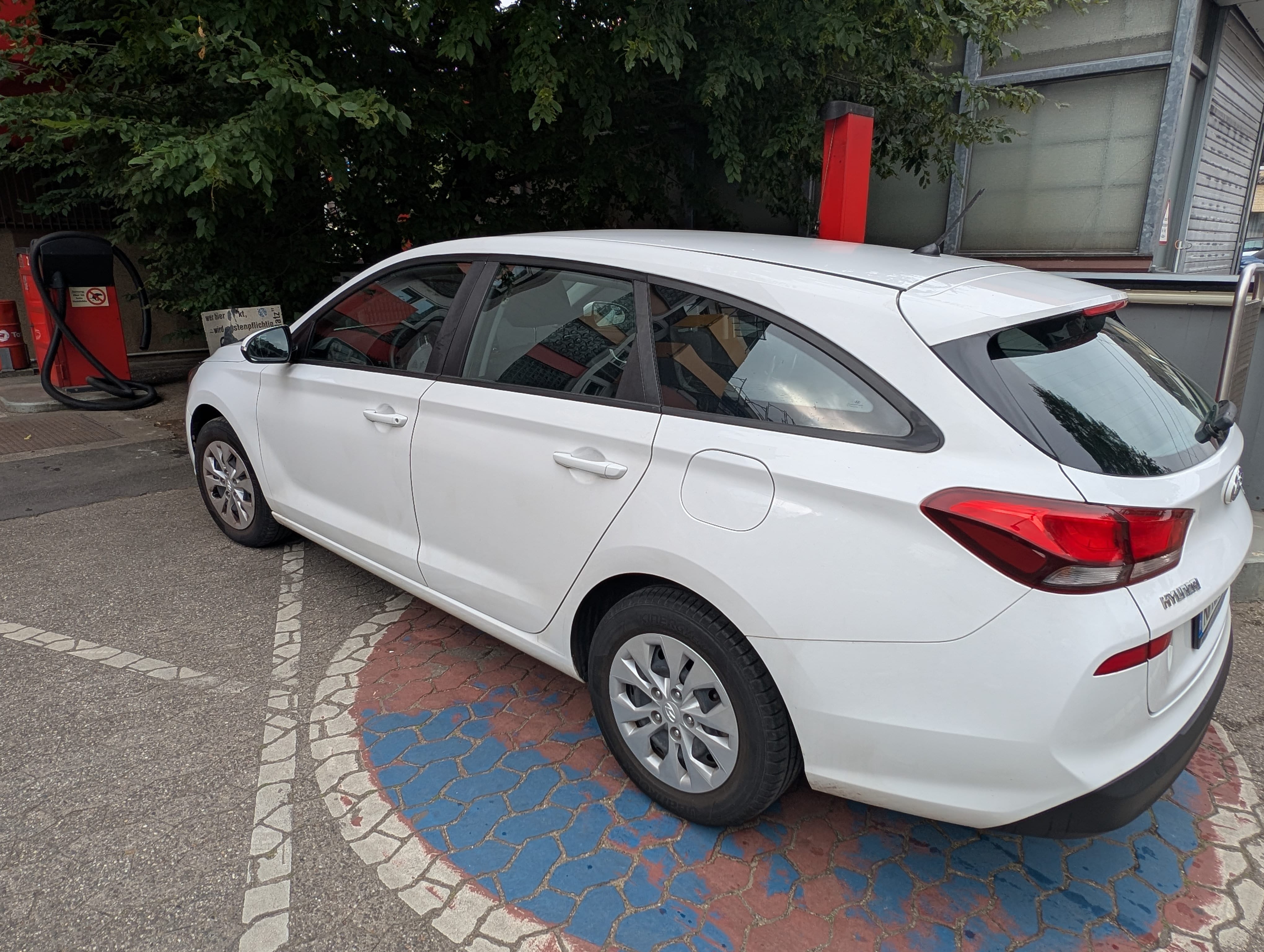 Hyundai i30 Kombi | 1.4 MPI | E10 | con Cámara de marcha atrás