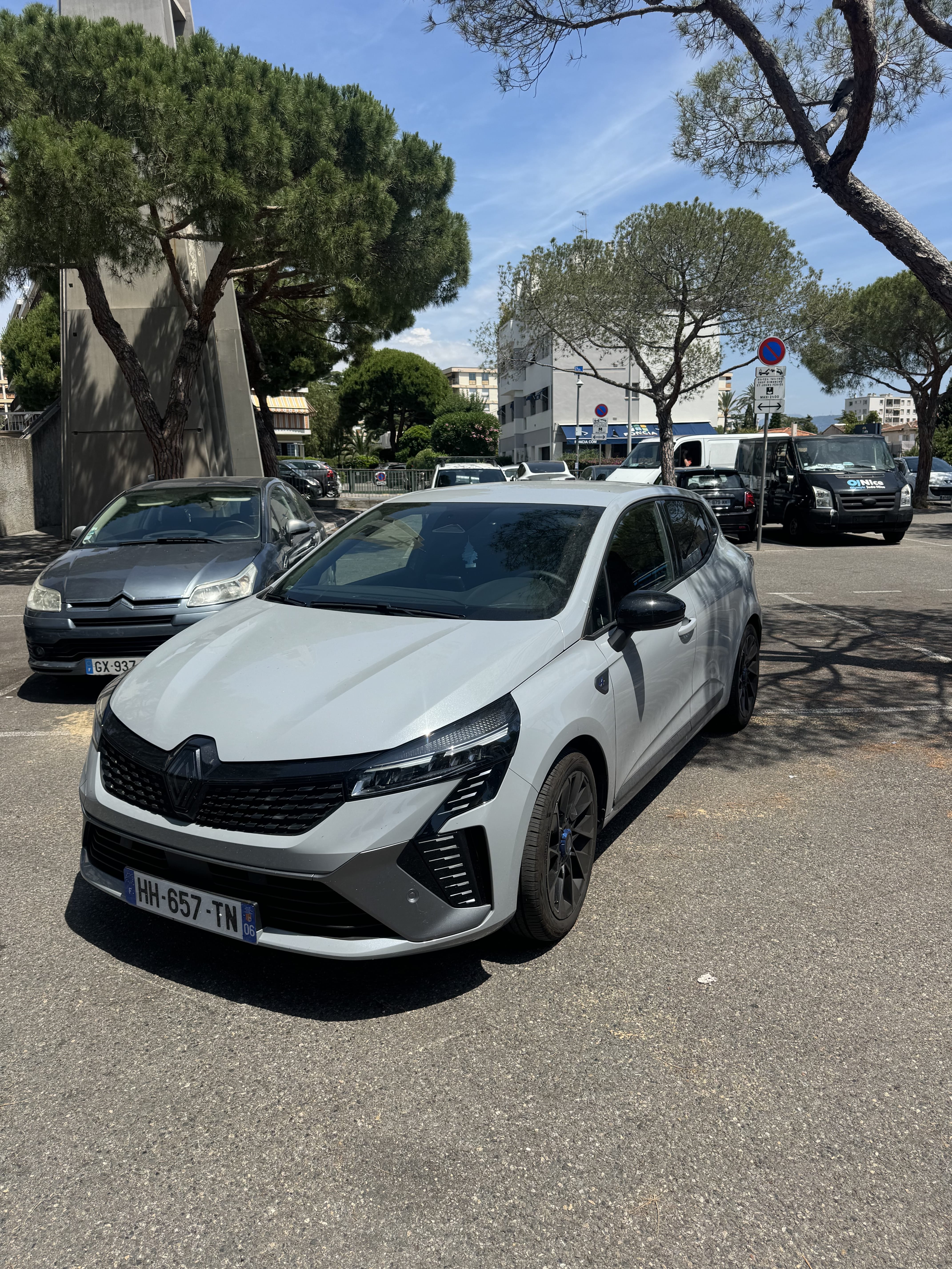 Renault Clio E-tech, 2026, Essence 95 / Électrique (hybride), automatique