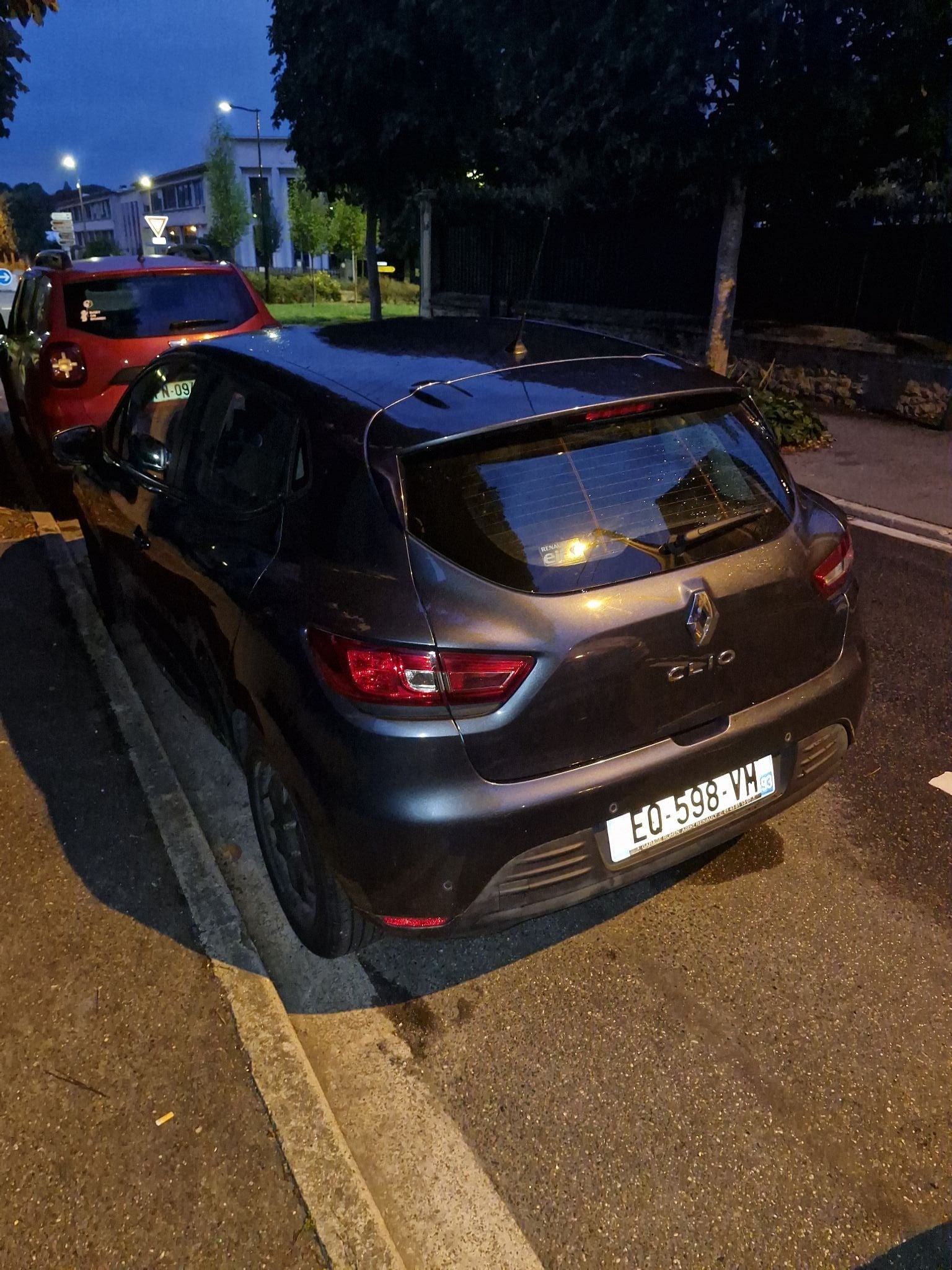 Renault Clio EQ598VM avec Régulateur de vitesse