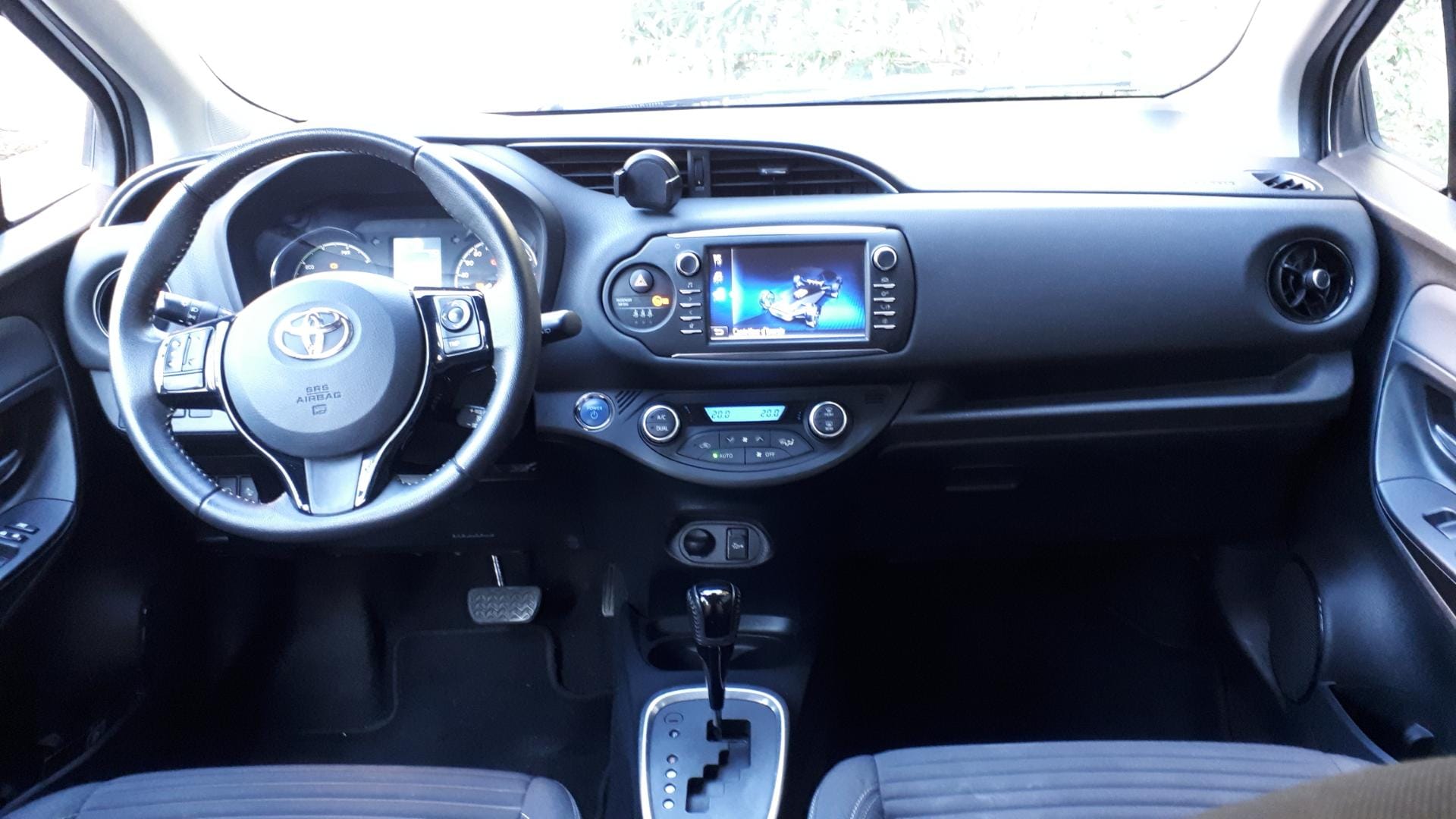 Toyota Yaris Hybride avec Siège bébé