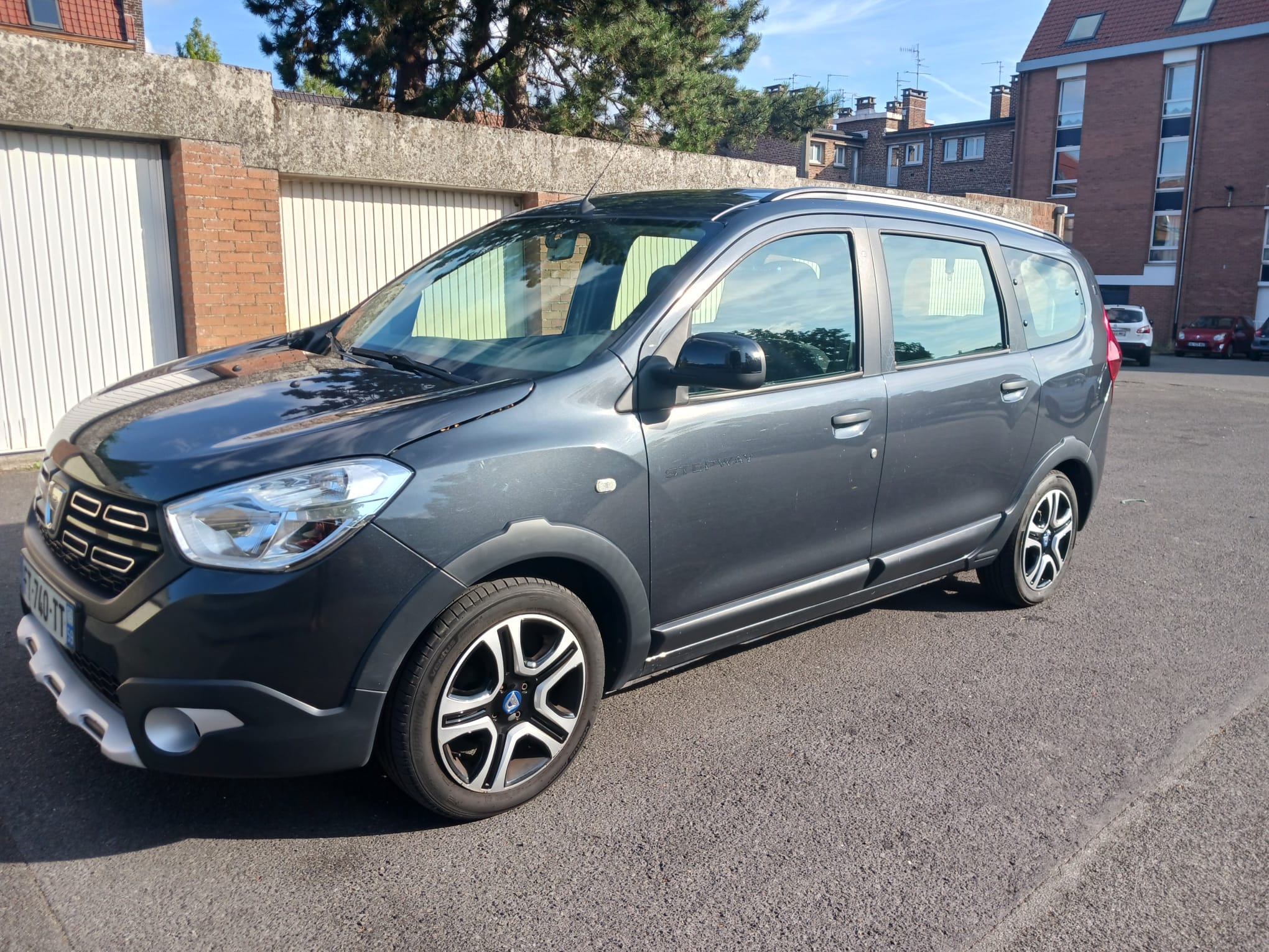 Dacia Lodgy, 2020, Essence 95, 7 places