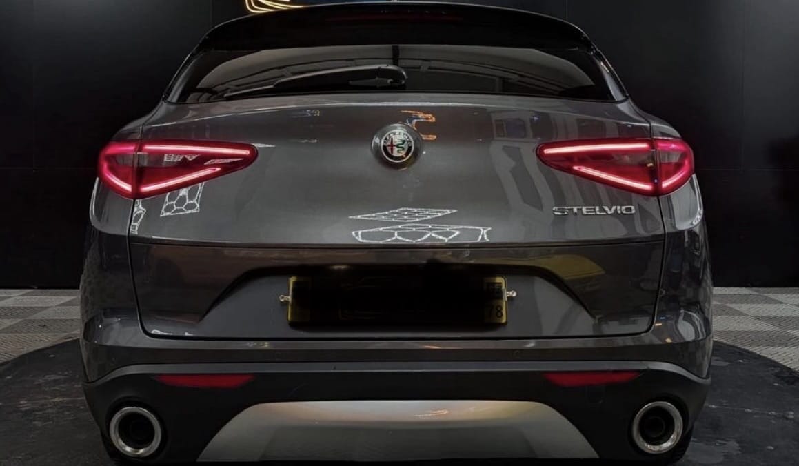 Alfa-Romeo Stelvio avec Caméra de recul