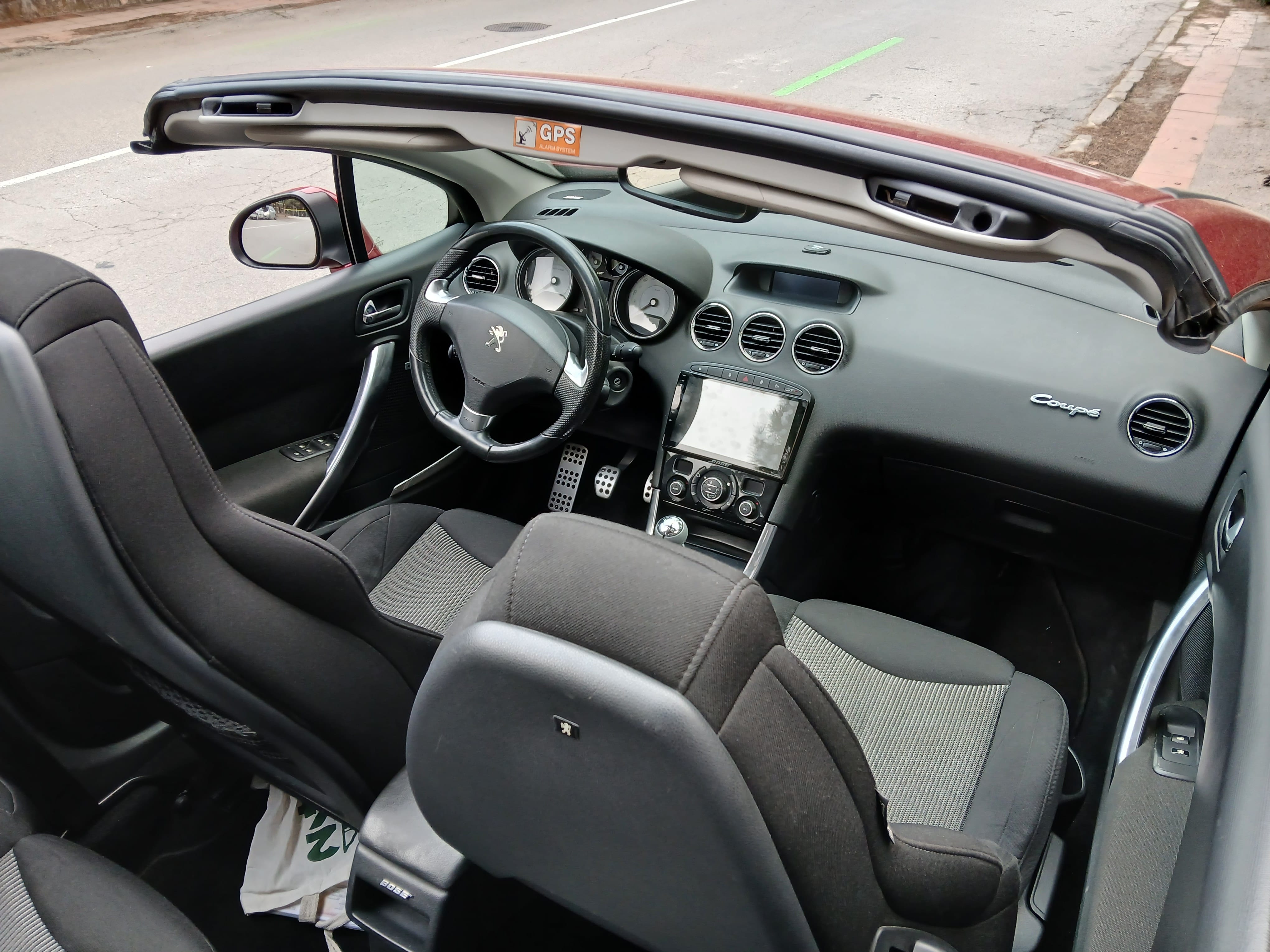 Peugeot 308 CC with Bluetooth audio