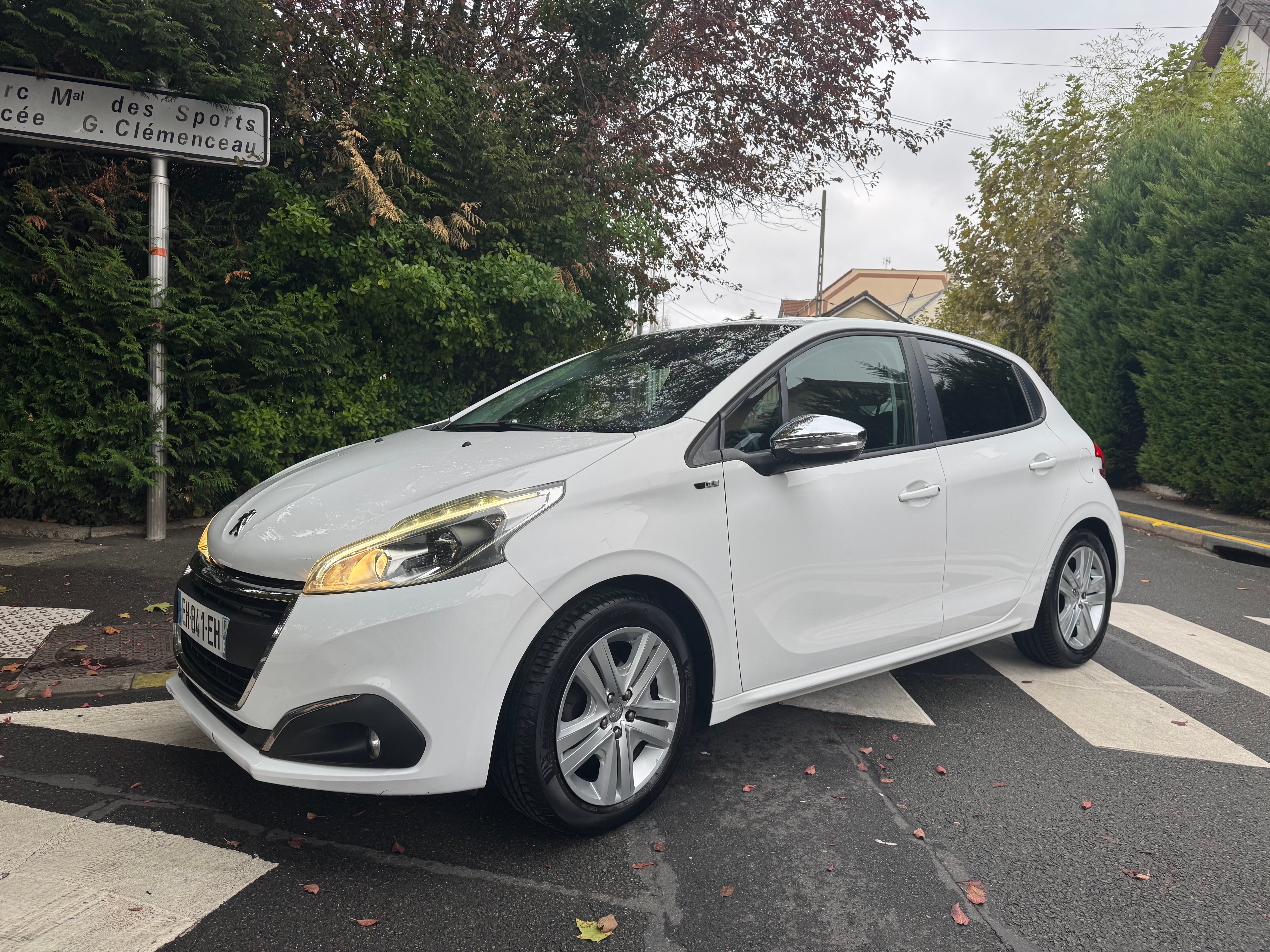 Peugeot 208, 2016, Essence 95