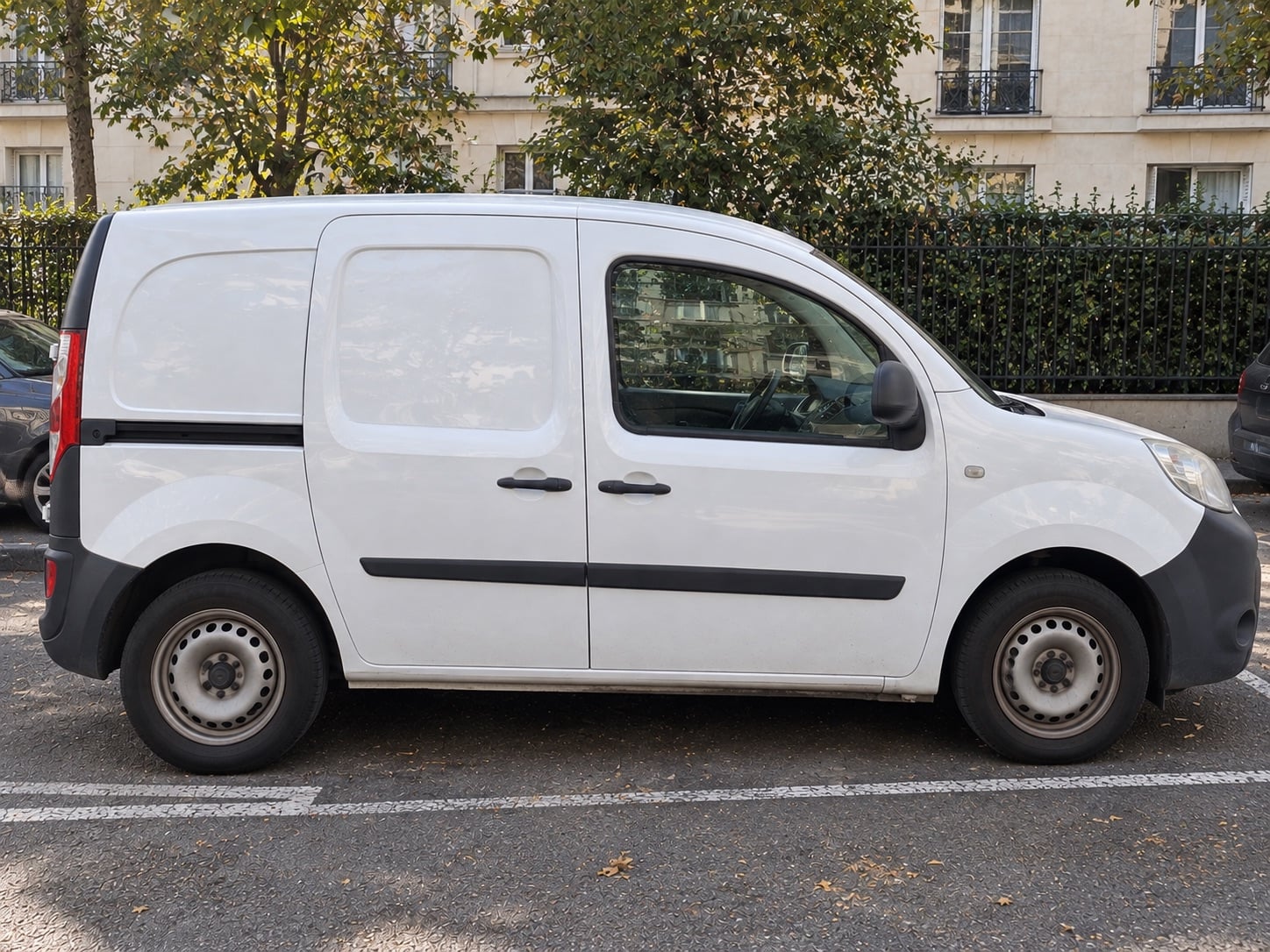 Renault Kangoo Express with Cruise control