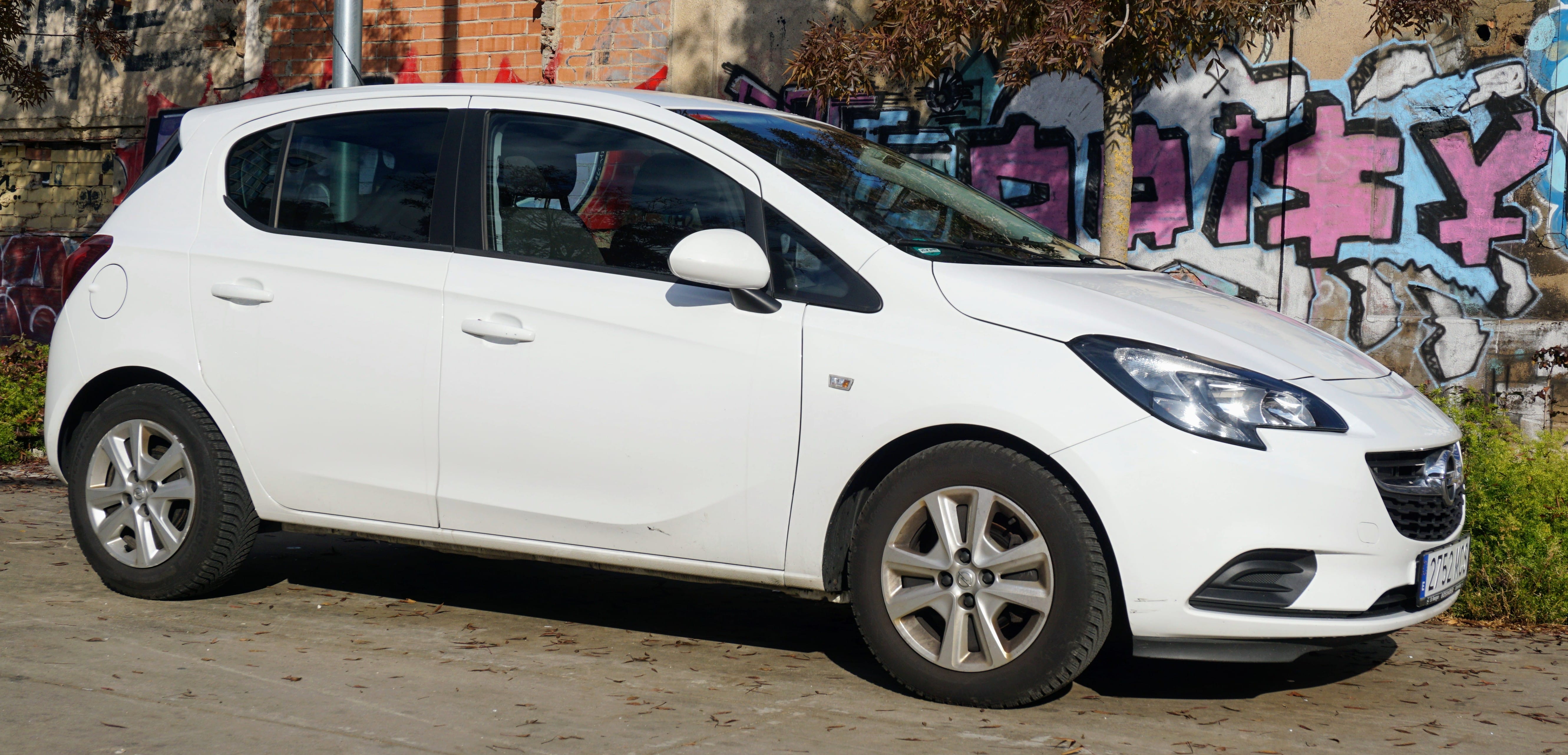 Opel Corsa 1.4 Gasoline con Aire acondicionado