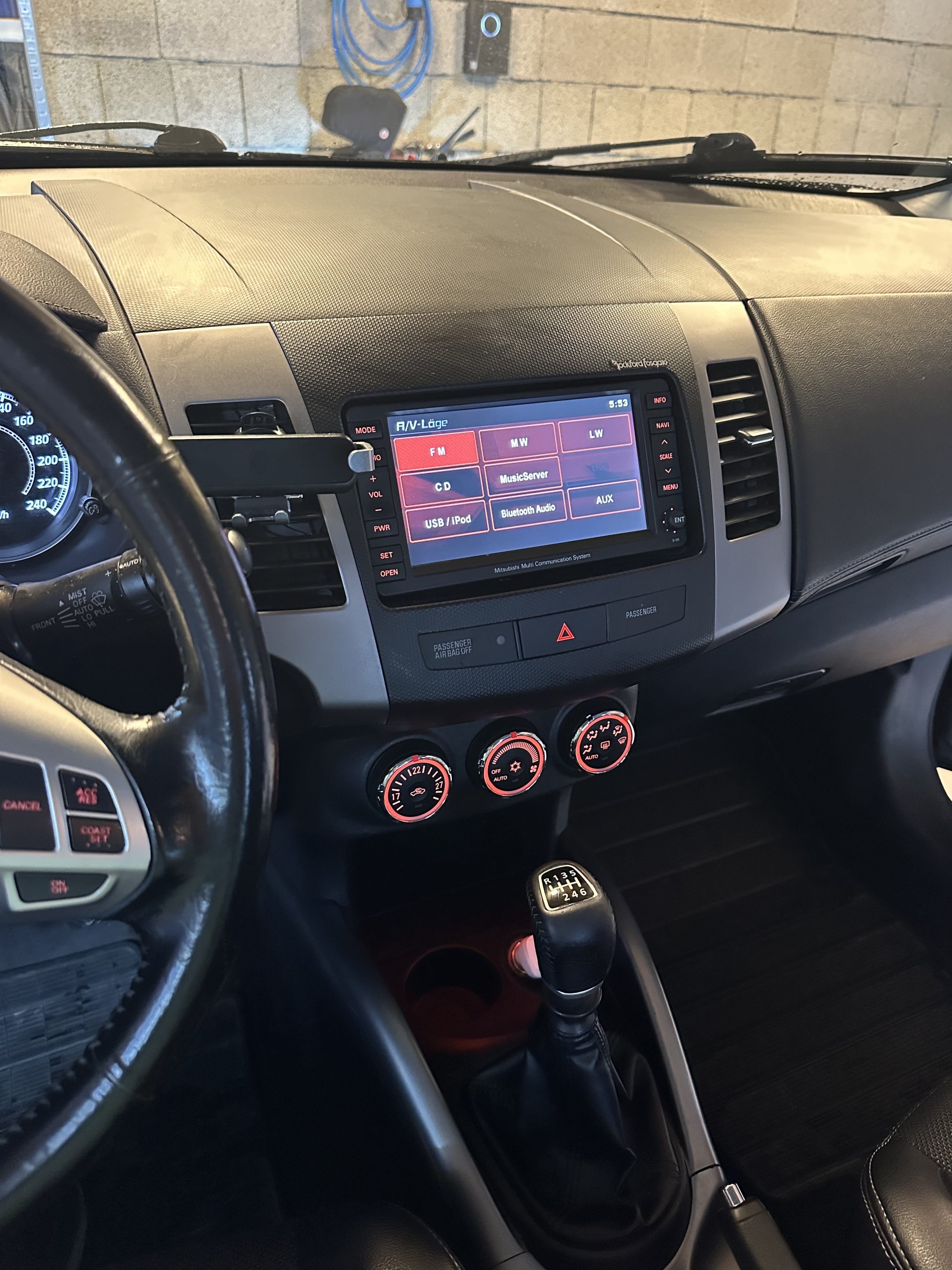 Mitsubishi Outlander med Cruisekontroll