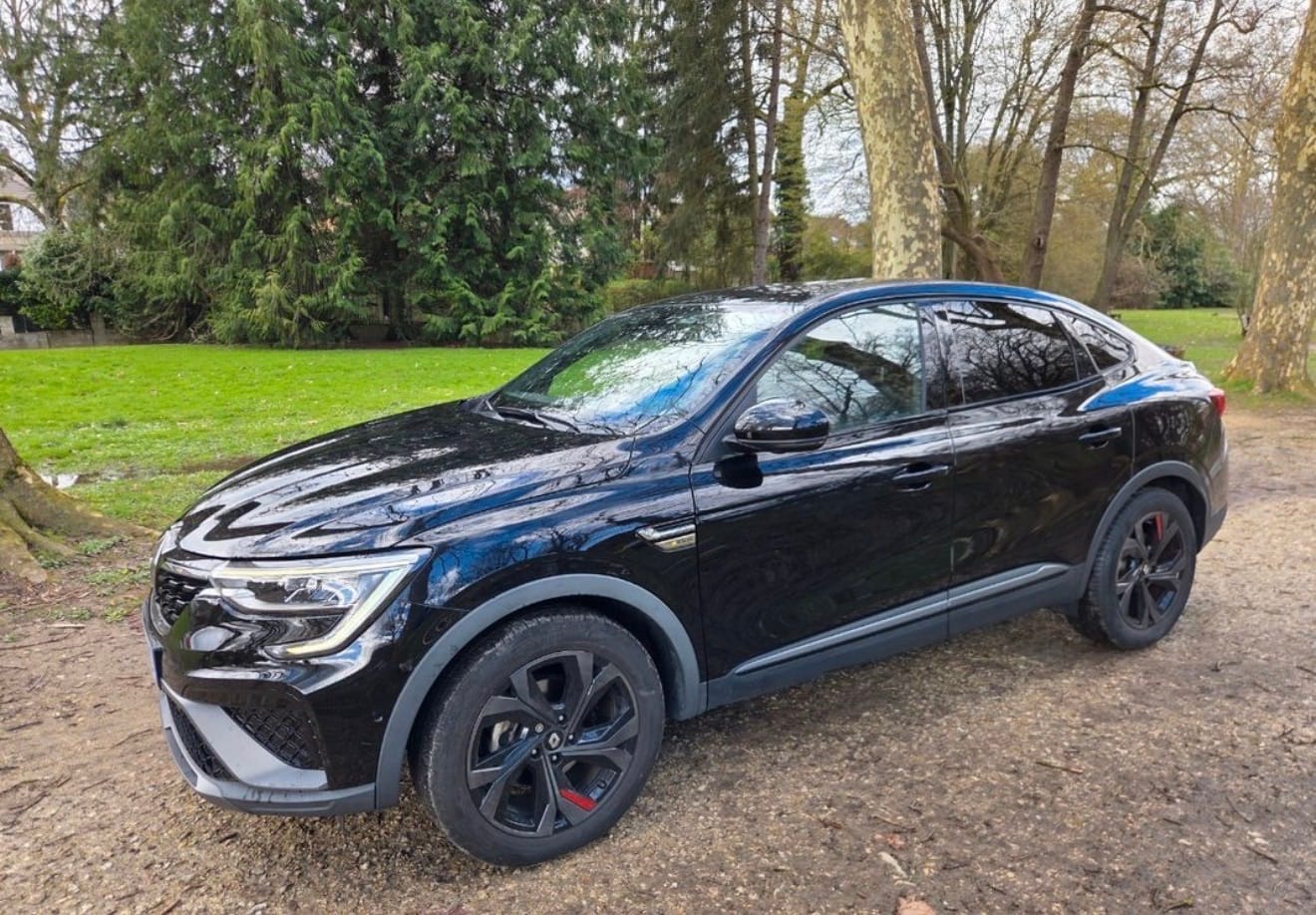 Renault Arkana RS Line 145ch, 2022, Essence 95 / Électrique (hybride), automatique