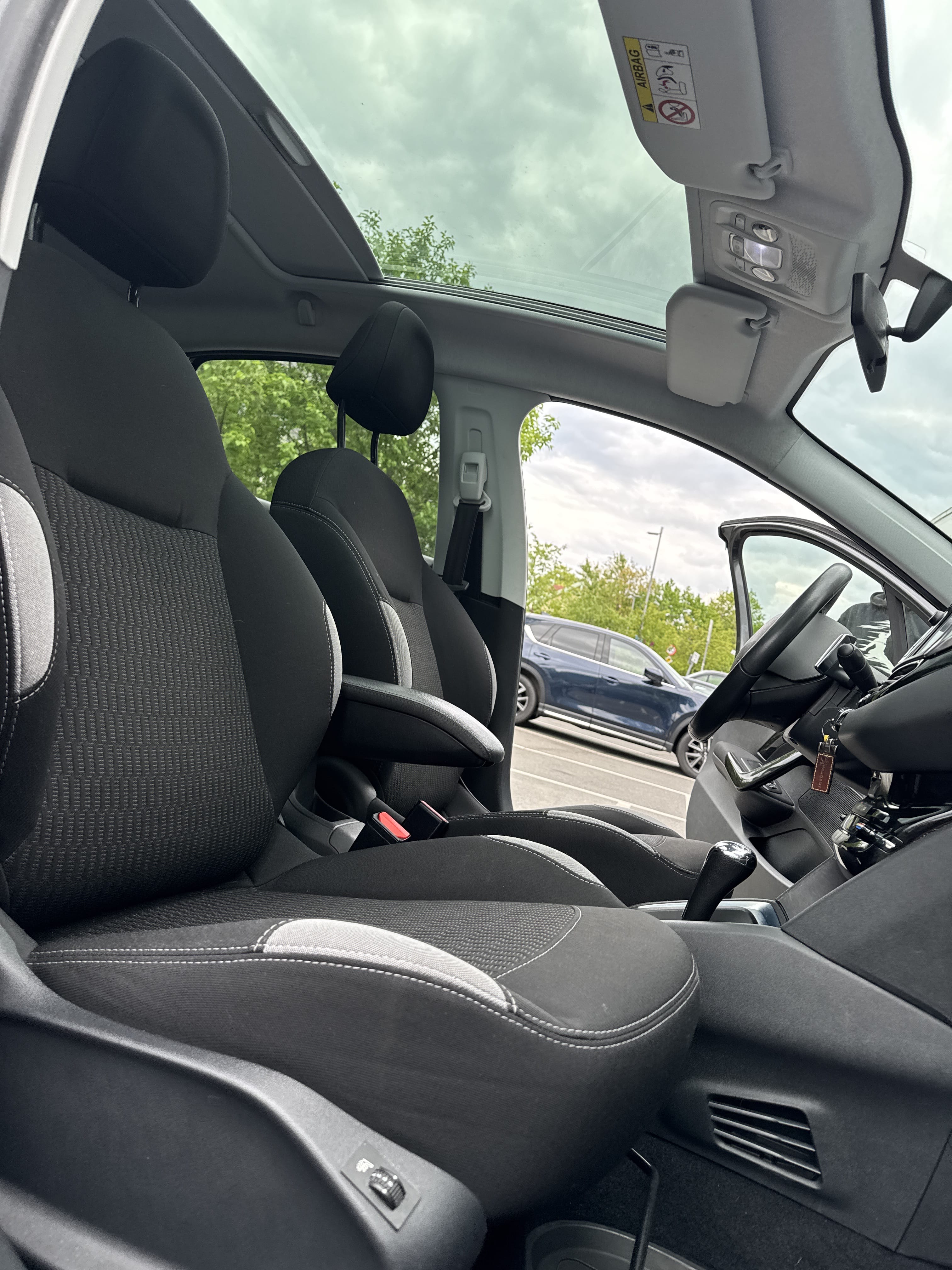 Peugeot 208 med USB ladeuttak