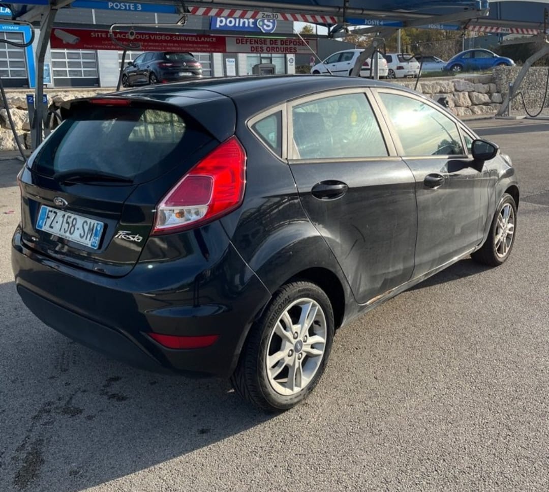 Ford Fiesta 1,25 82cv carplay avec Climatisation