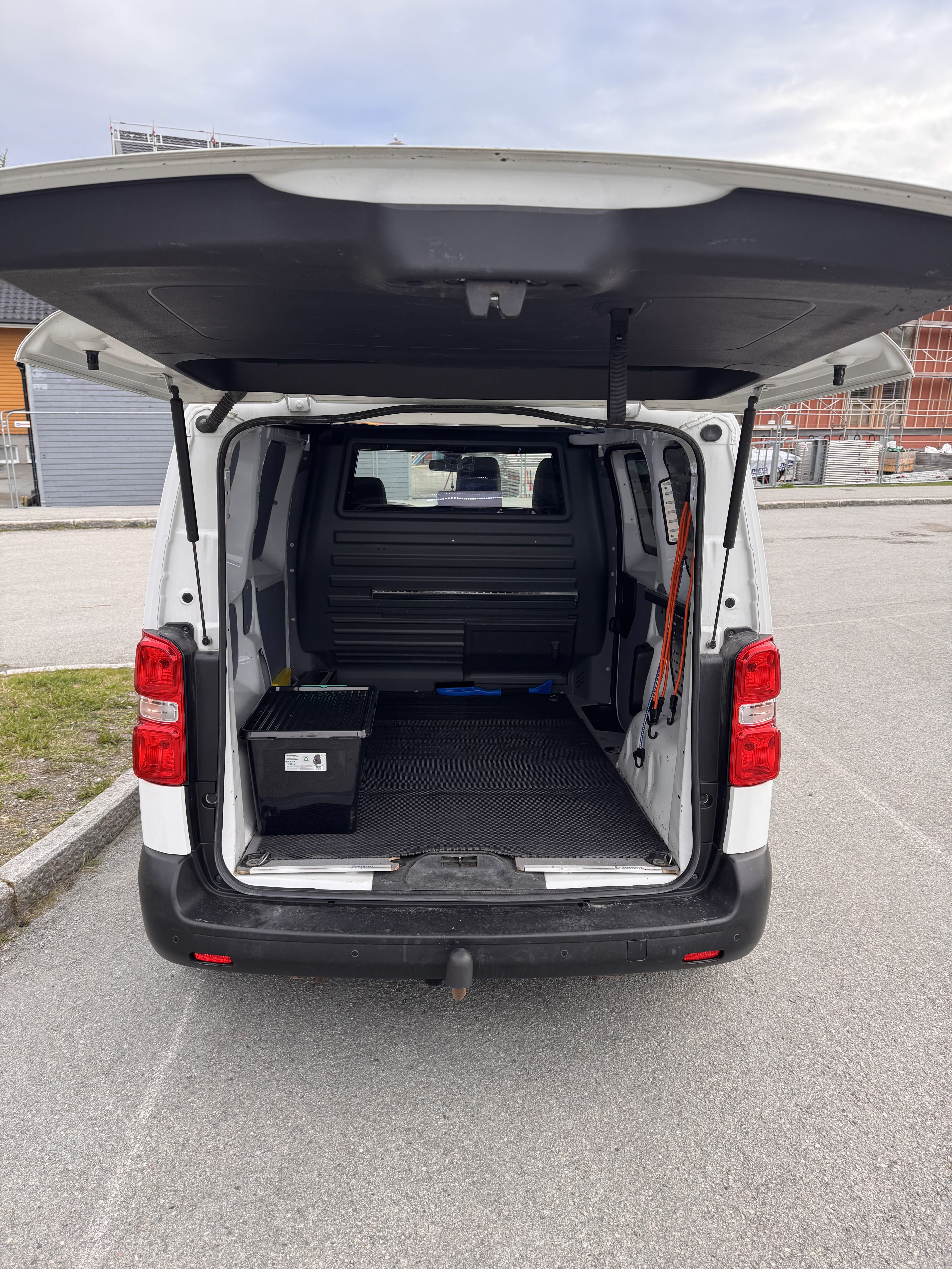 Peugeot Expert with Bluetooth audio